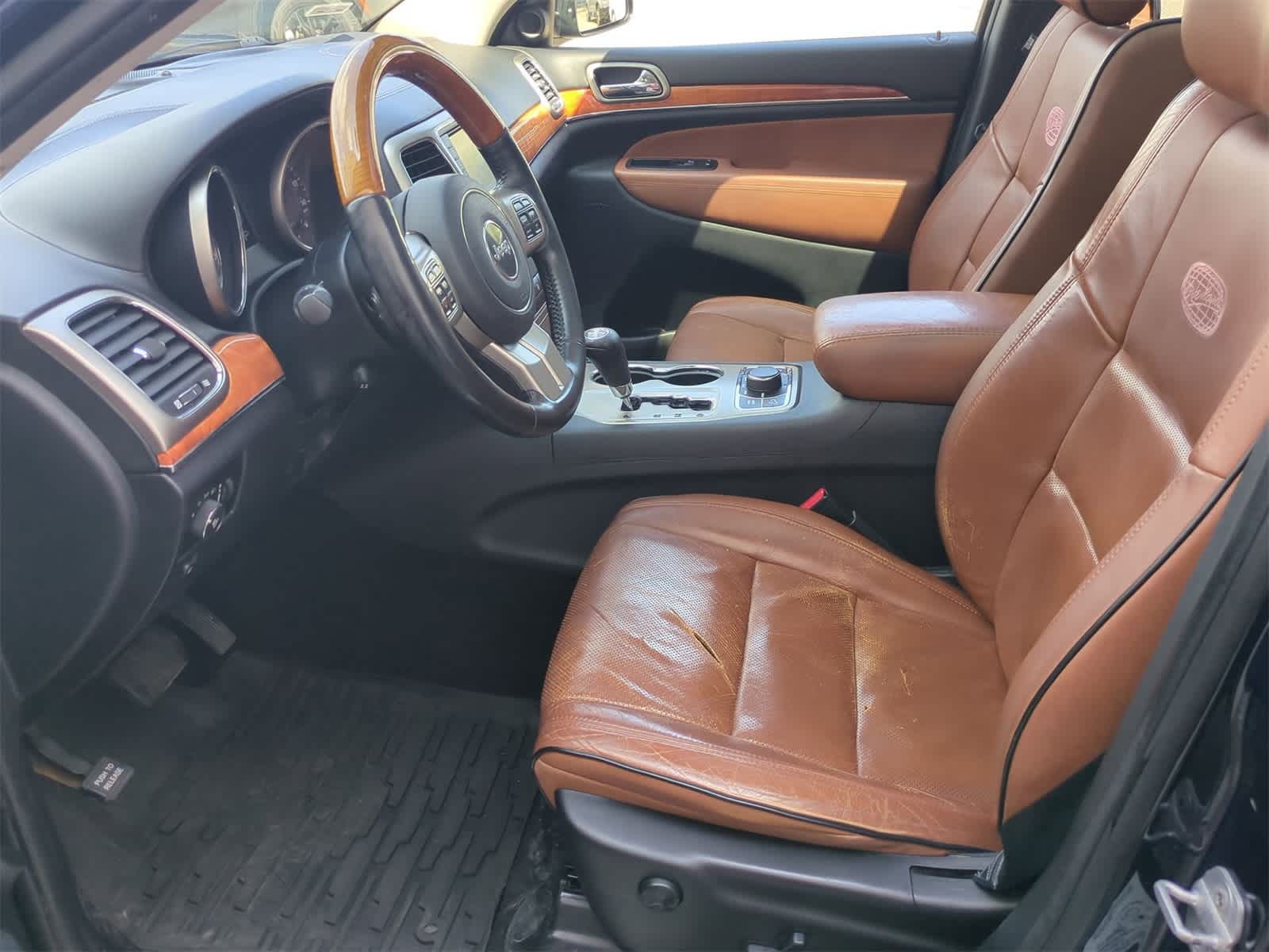 2012 Jeep Grand Cherokee Overland 15