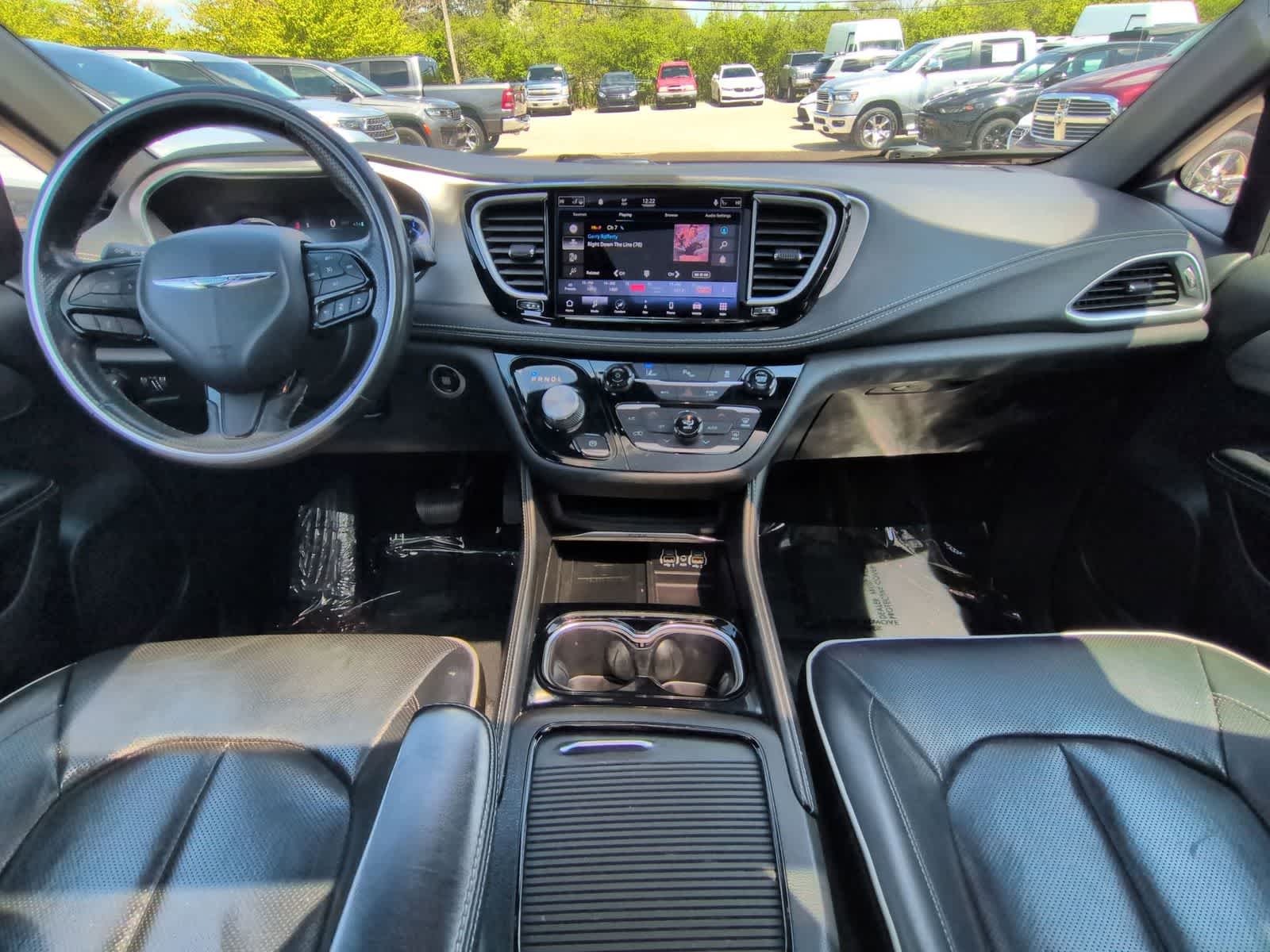 Thumbnail: 2021 Chrysler Pacifica - 16