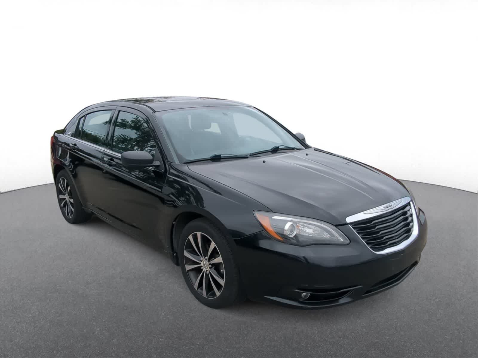 Used 2013 Chrysler 200 Limited with VIN 1C3CCBCG4DN747106 for sale in Troy, MI
