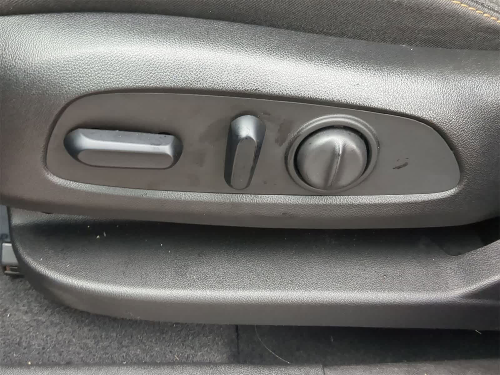 Thumbnail: 2020 Chevrolet Equinox - 25