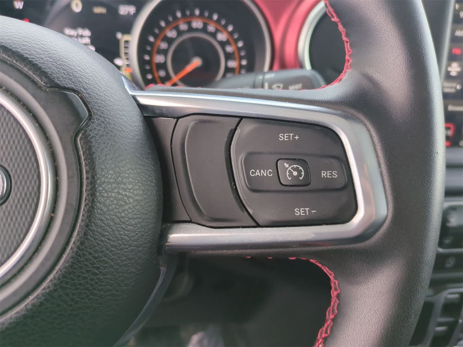 Thumbnail: 2023 Jeep Gladiator - 24