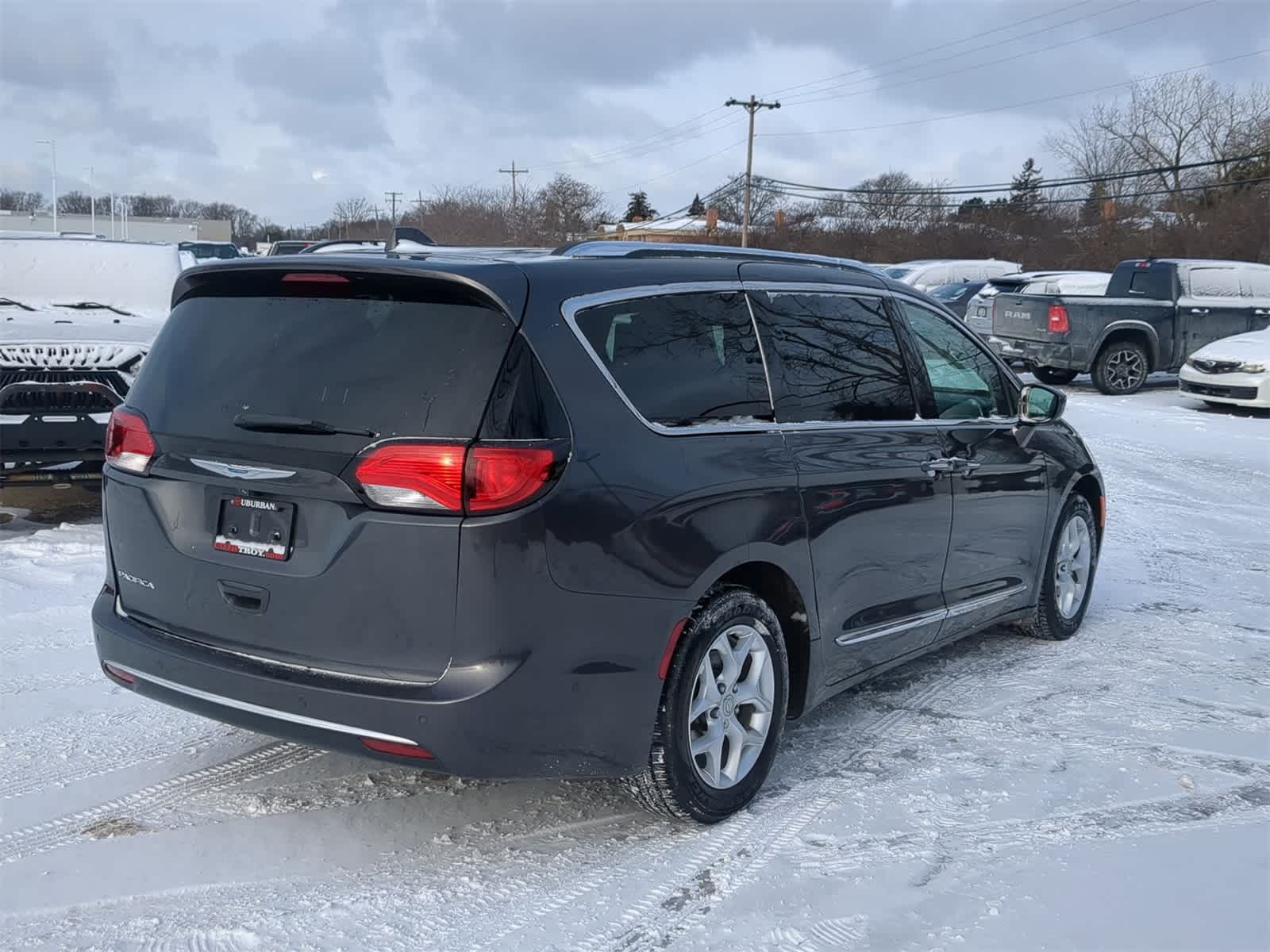 Thumbnail: 2017 Chrysler Pacifica - 14