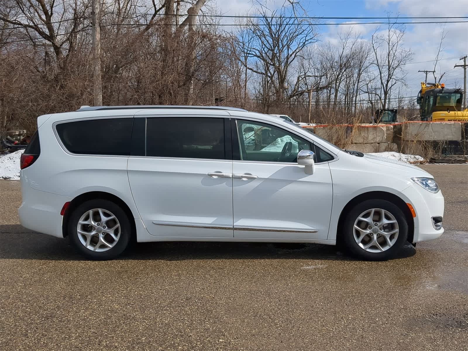 Thumbnail: 2020 Chrysler Pacifica - 15