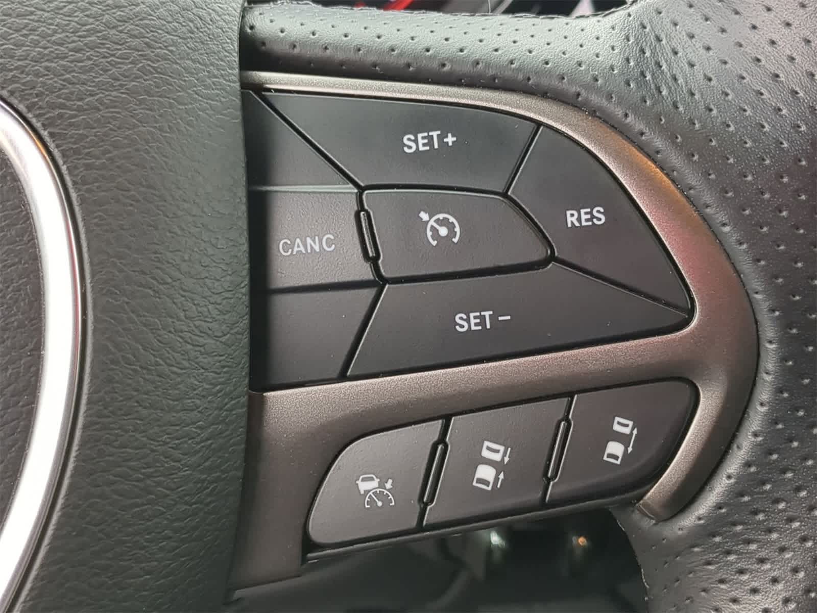 Thumbnail: 2023 Dodge Durango - 33