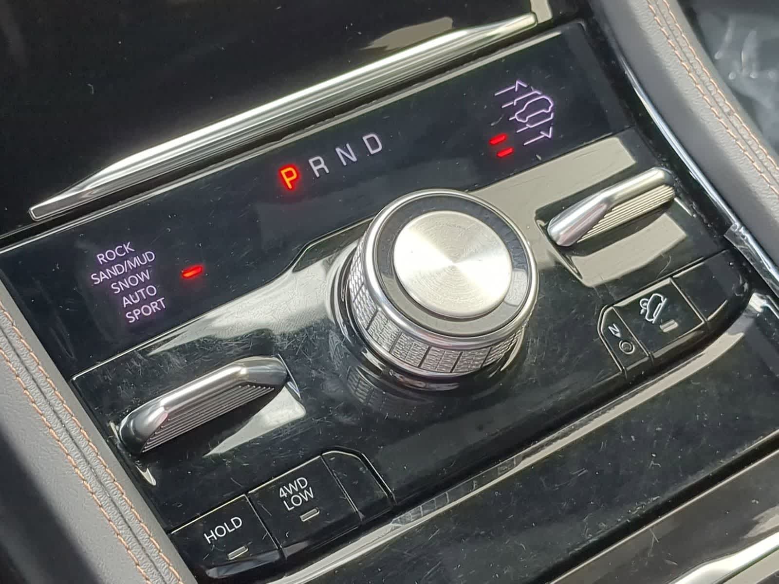 Thumbnail: 2022 Jeep Grand Cherokee - 32