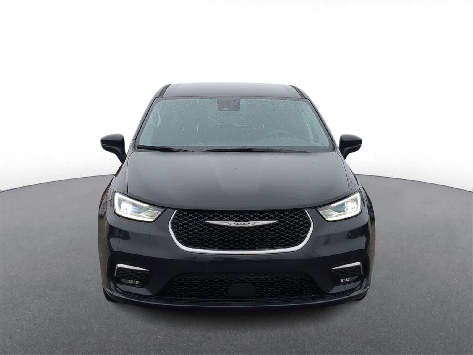 Thumbnail: 2023 Chrysler Pacifica - 3