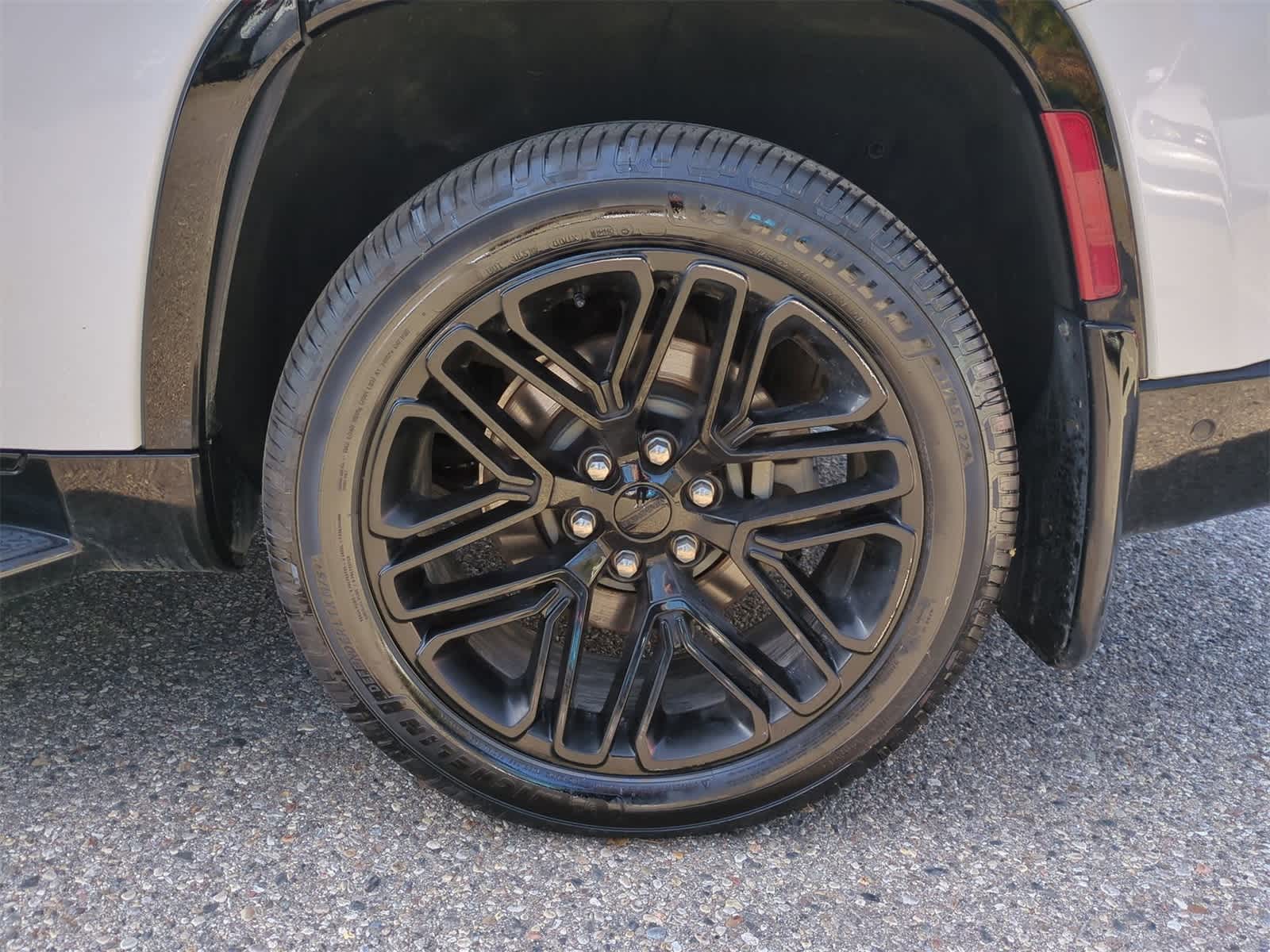 Thumbnail: 2023 Jeep Wagoneer - 13