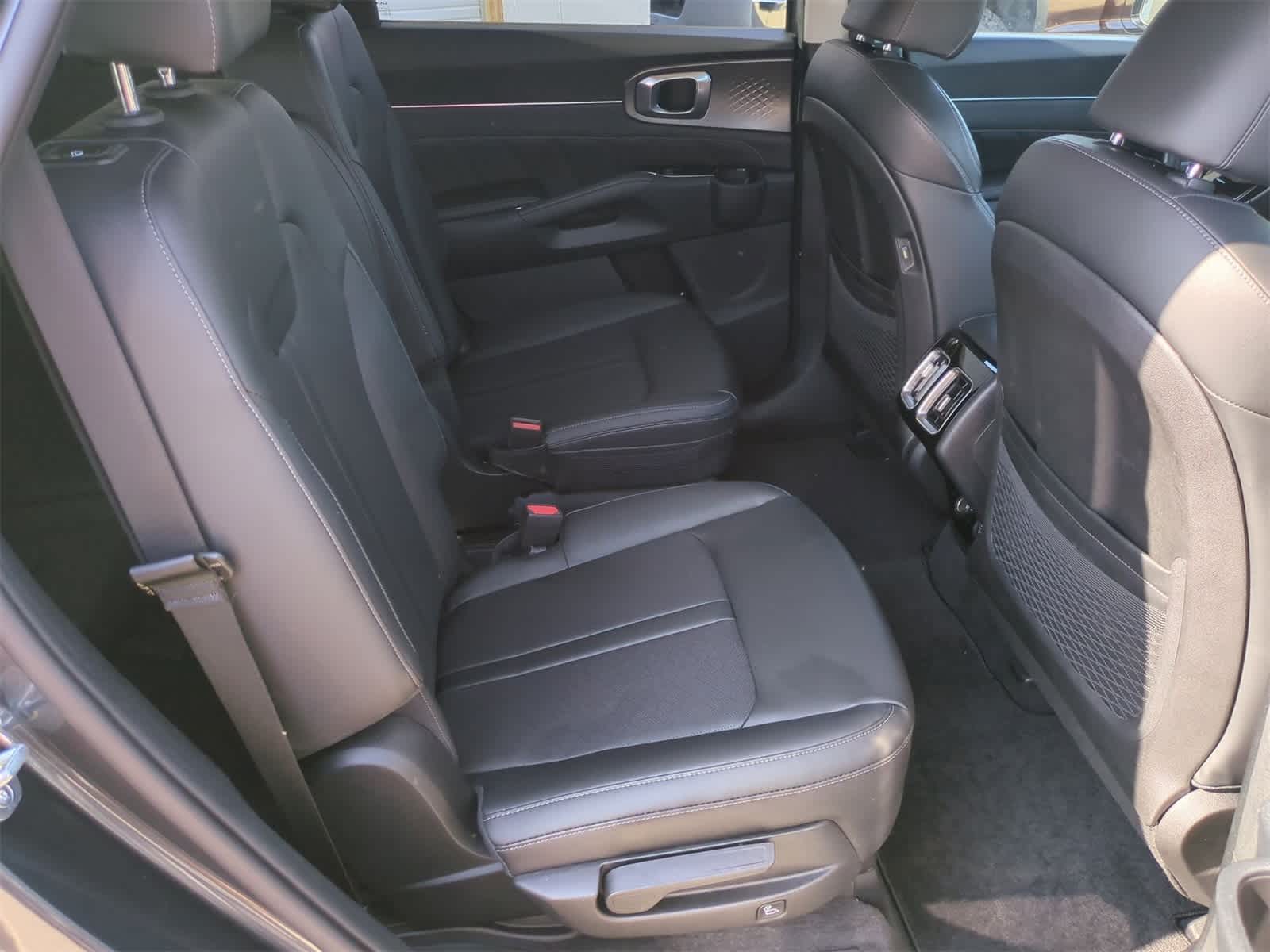 Thumbnail: 2023 Kia Sorento - 19