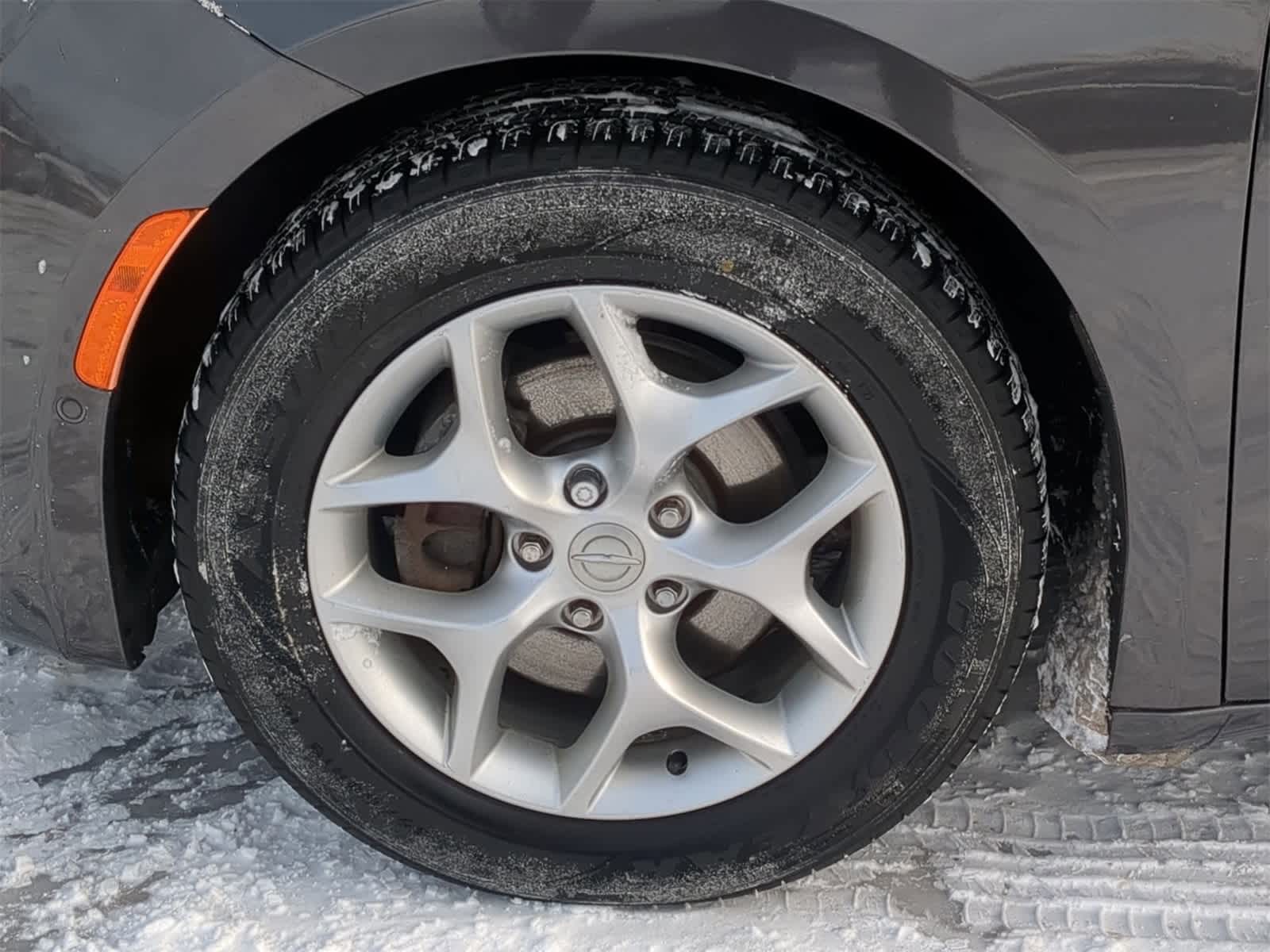 Thumbnail: 2017 Chrysler Pacifica - 21