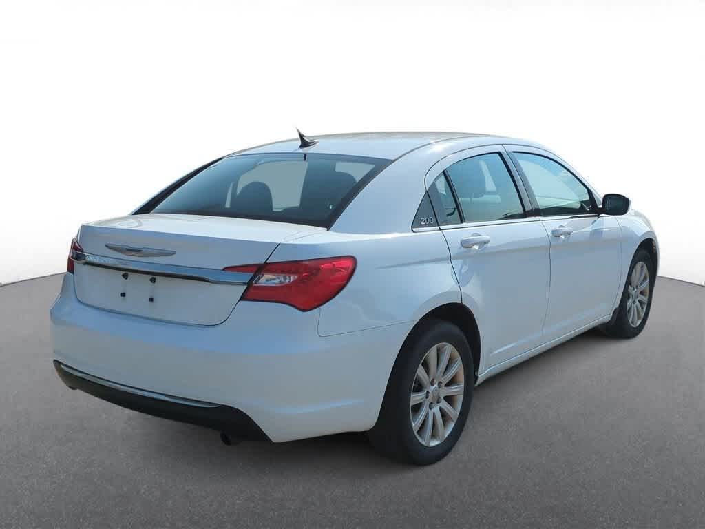 2012 Chrysler 200 Touring 8