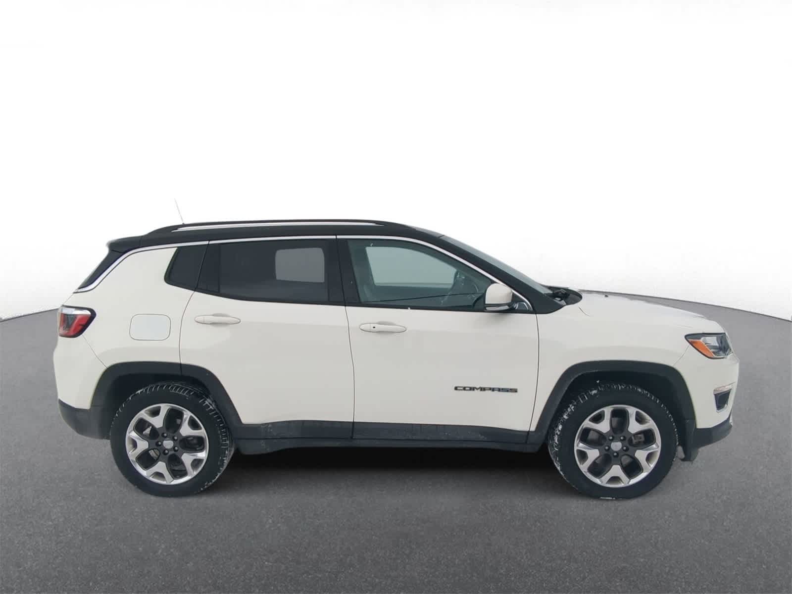Thumbnail: 2020 Jeep Compass - 9