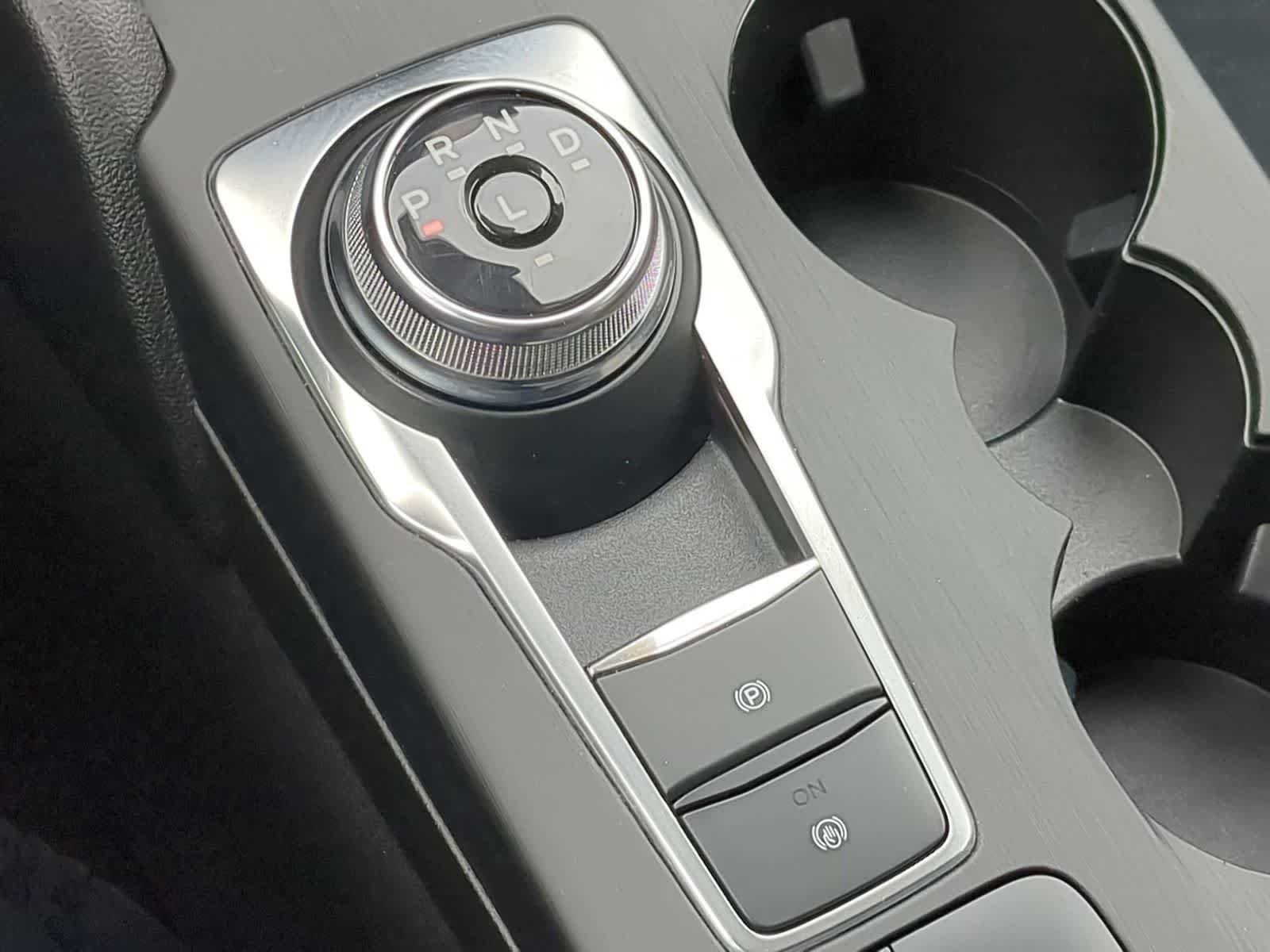 Thumbnail: 2022 Ford Escape - 32