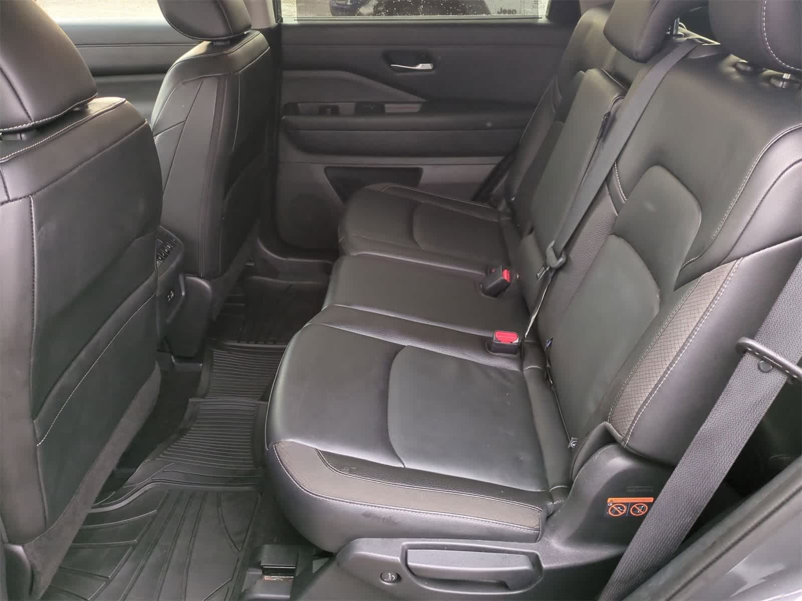 Thumbnail: 2023 Nissan Pathfinder - 18