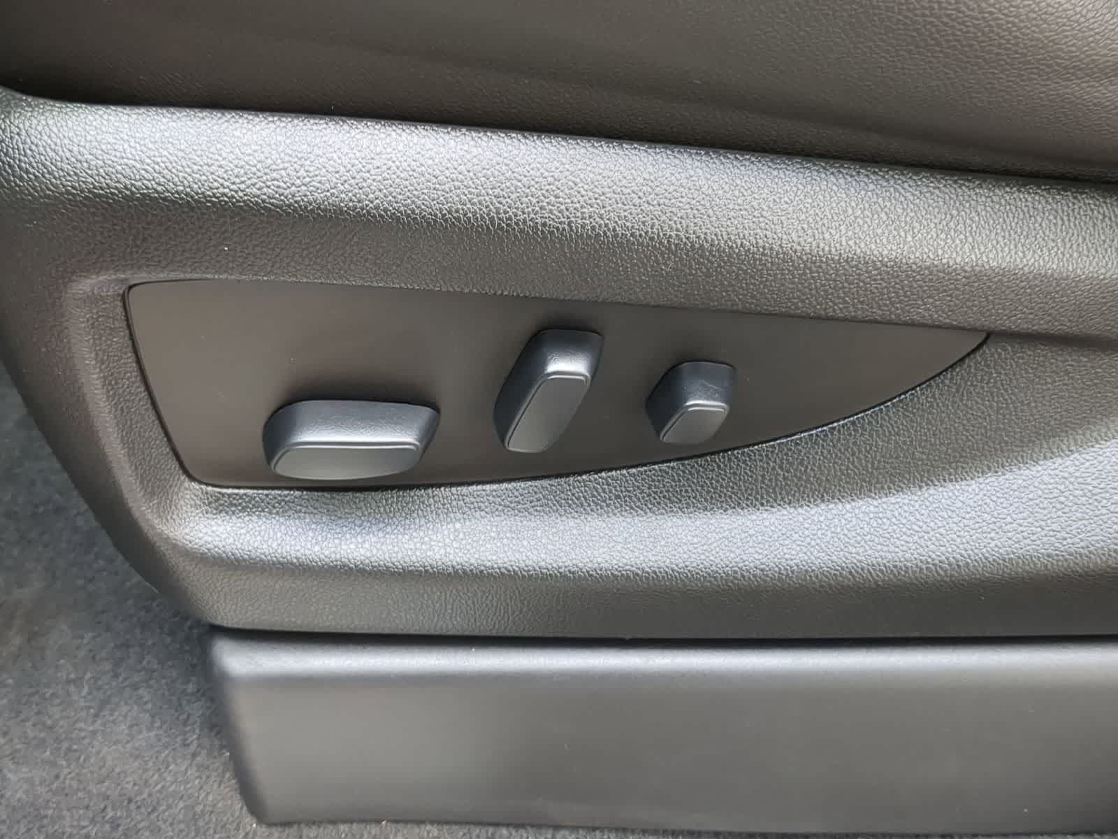 Thumbnail: 2020 Chevrolet Tahoe - 17