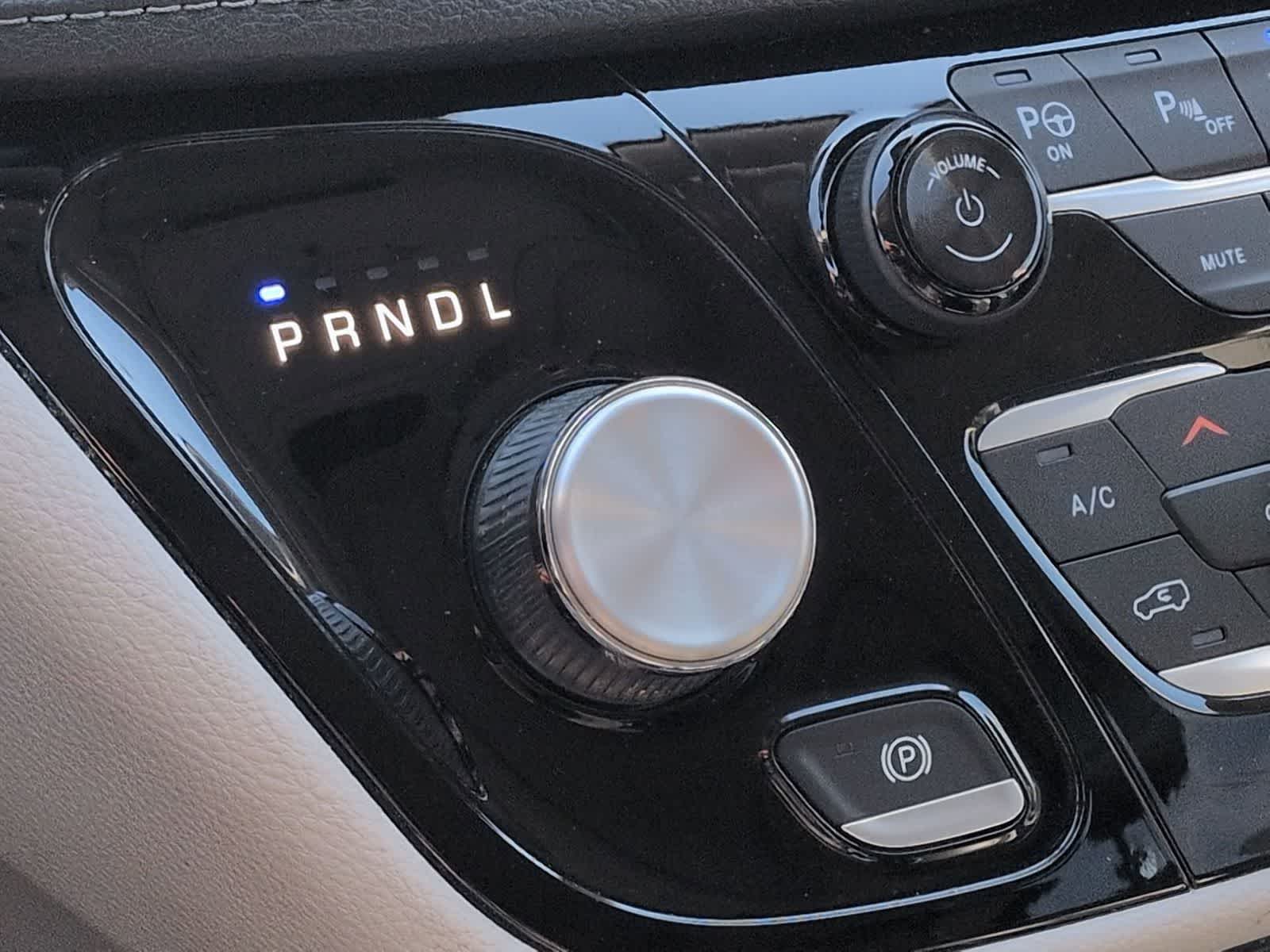 Thumbnail: 2020 Chrysler Pacifica - 34