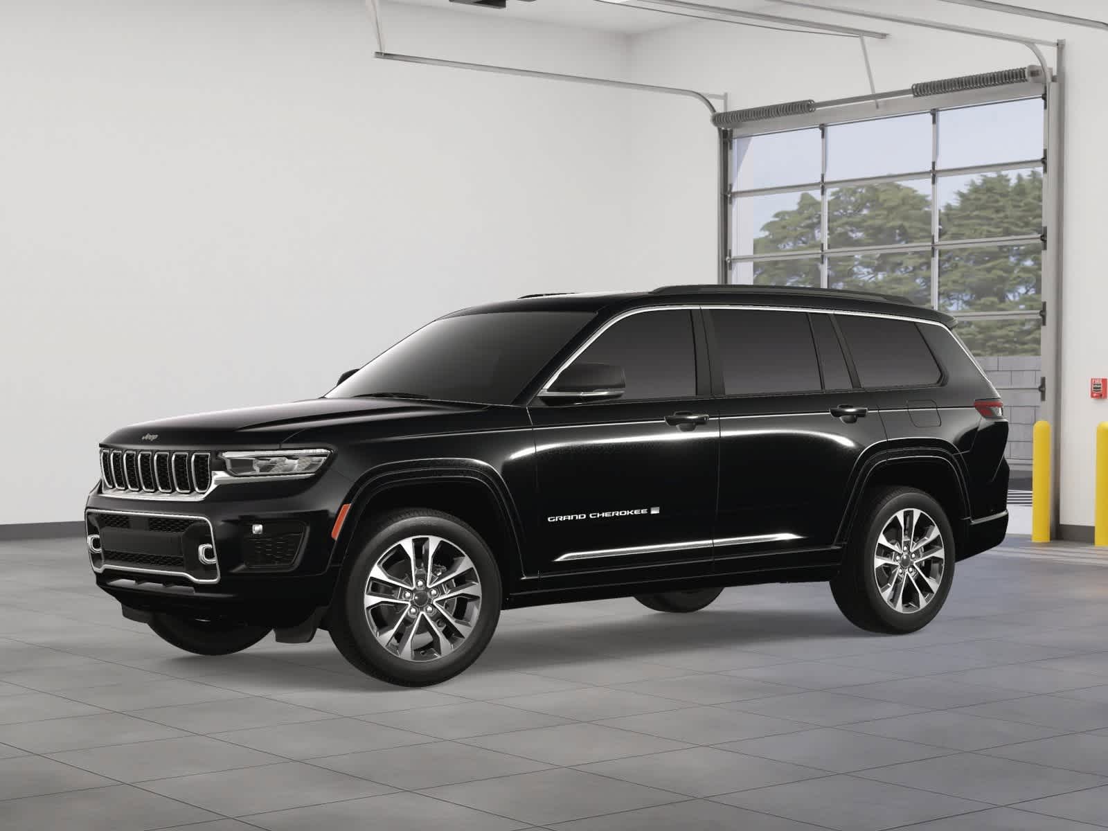 2025 Jeep Grand Cherokee Overland photo 2