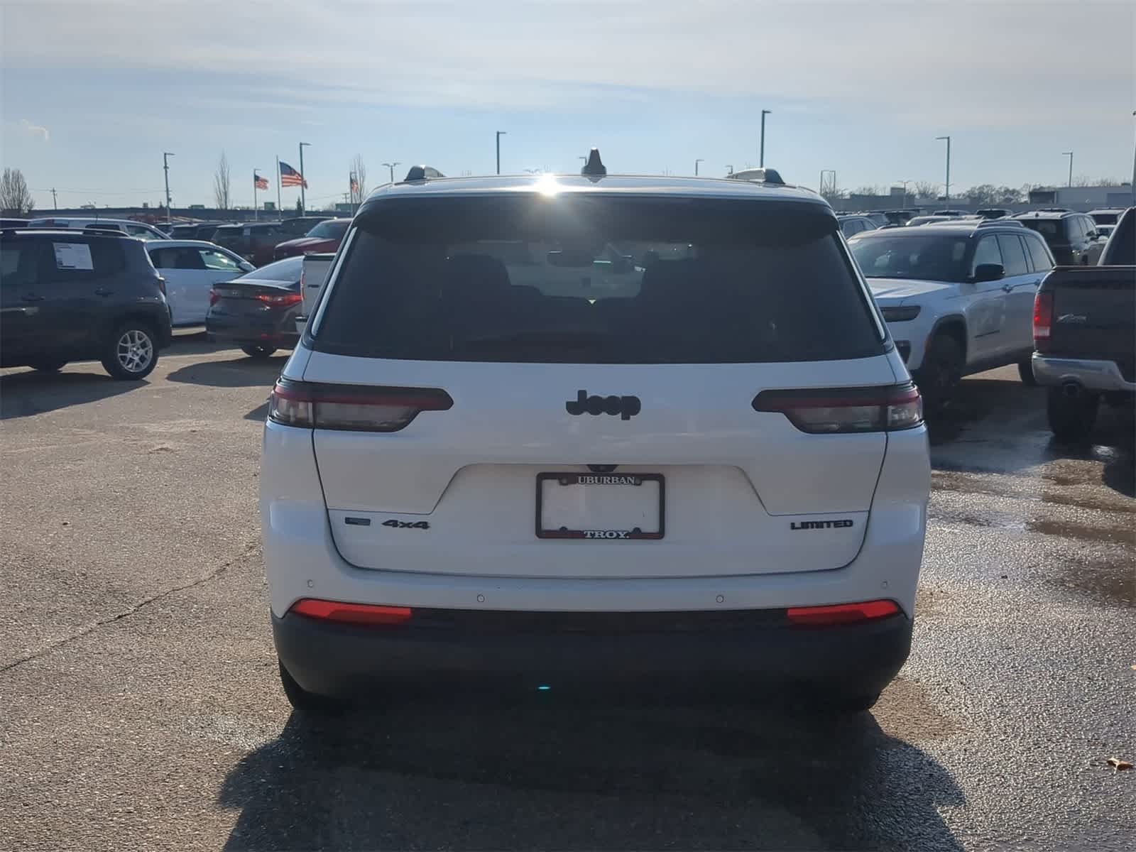 Thumbnail: 2022 Jeep Grand Cherokee L - 13