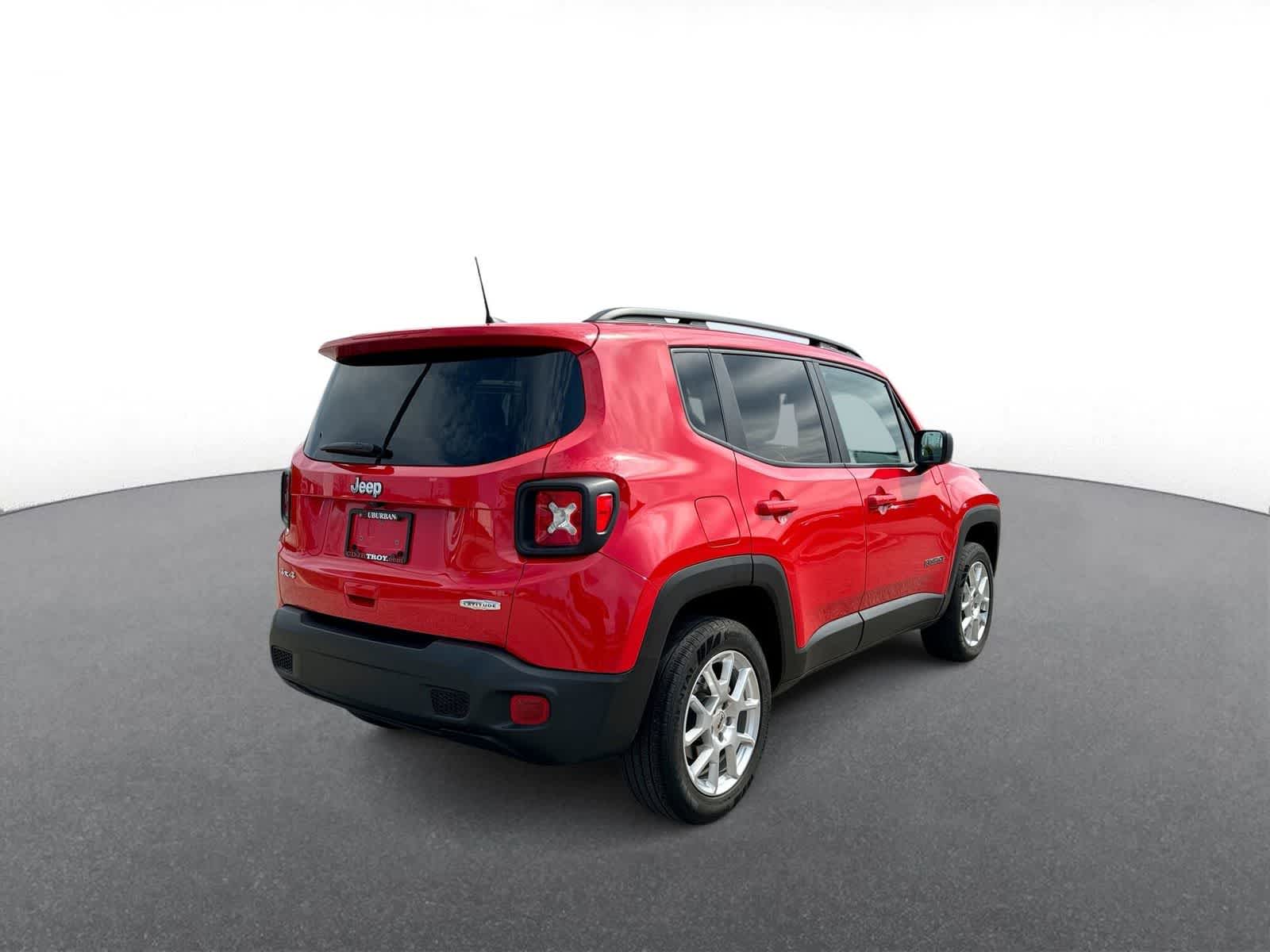 Thumbnail: 2022 Jeep Renegade - 8
