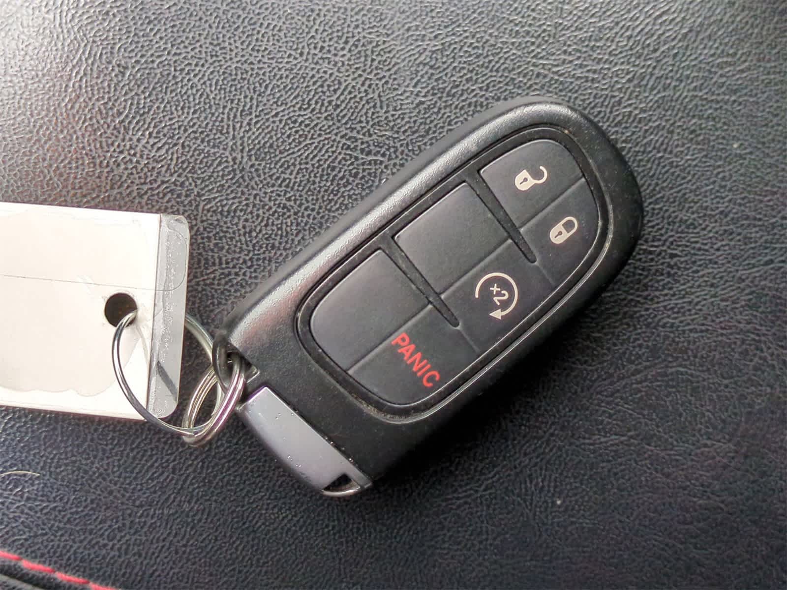 Thumbnail: 2019 Jeep Cherokee - 34