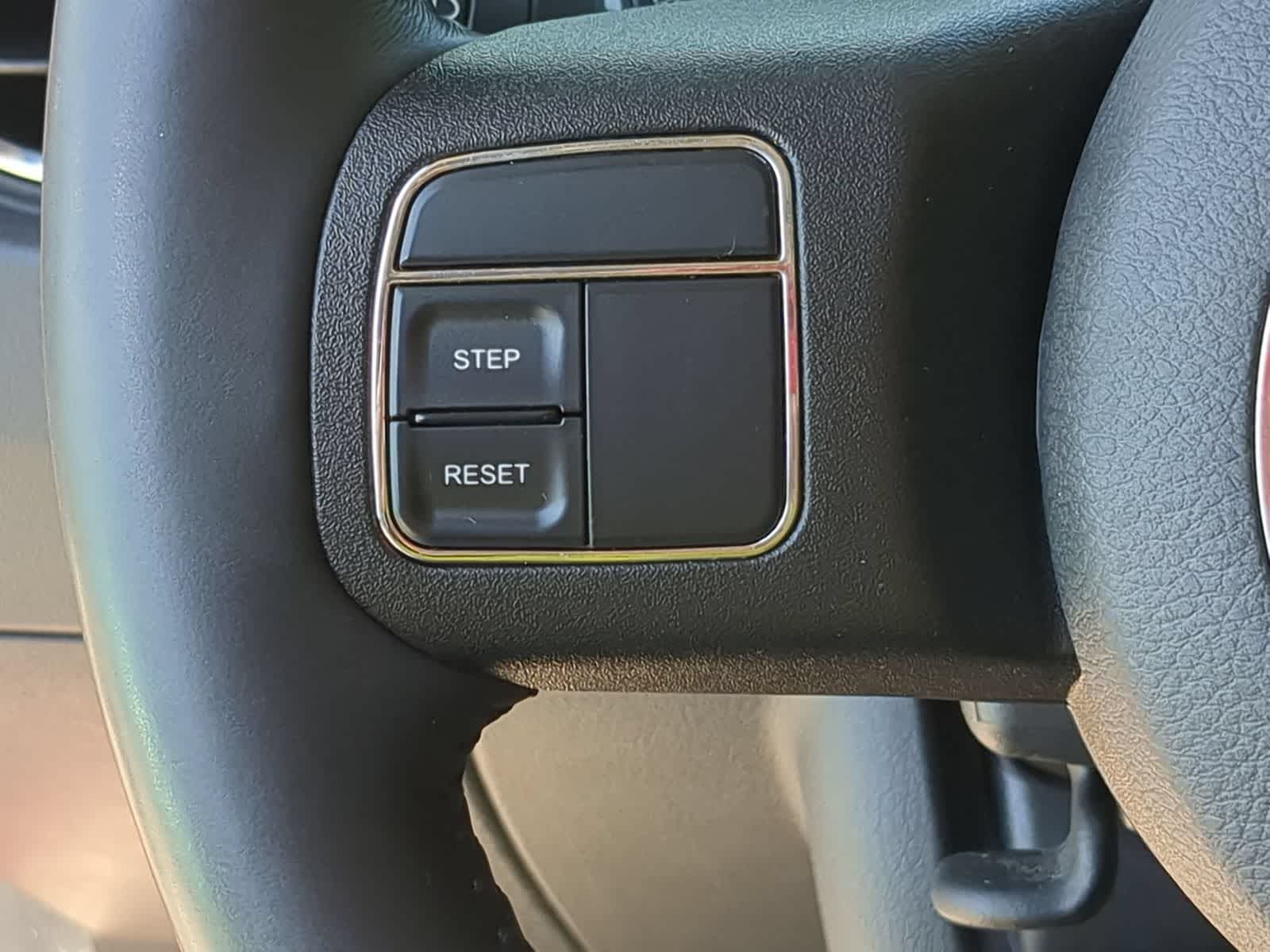 Thumbnail: 2015 Jeep Patriot - 23
