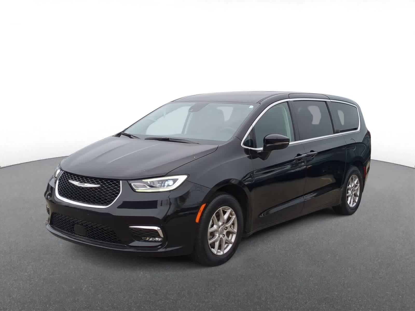 Thumbnail: 2024 Chrysler Pacifica - 4