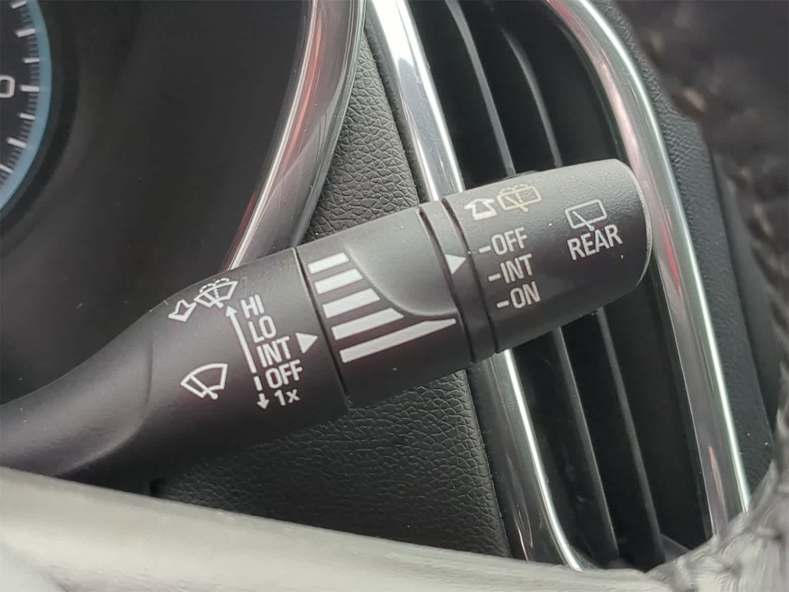 Thumbnail: 2018 Chevrolet Equinox - 25