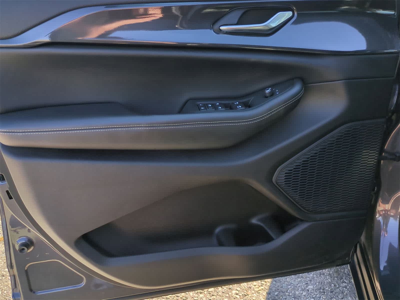 Thumbnail: 2023 Jeep Grand Cherokee L - 29