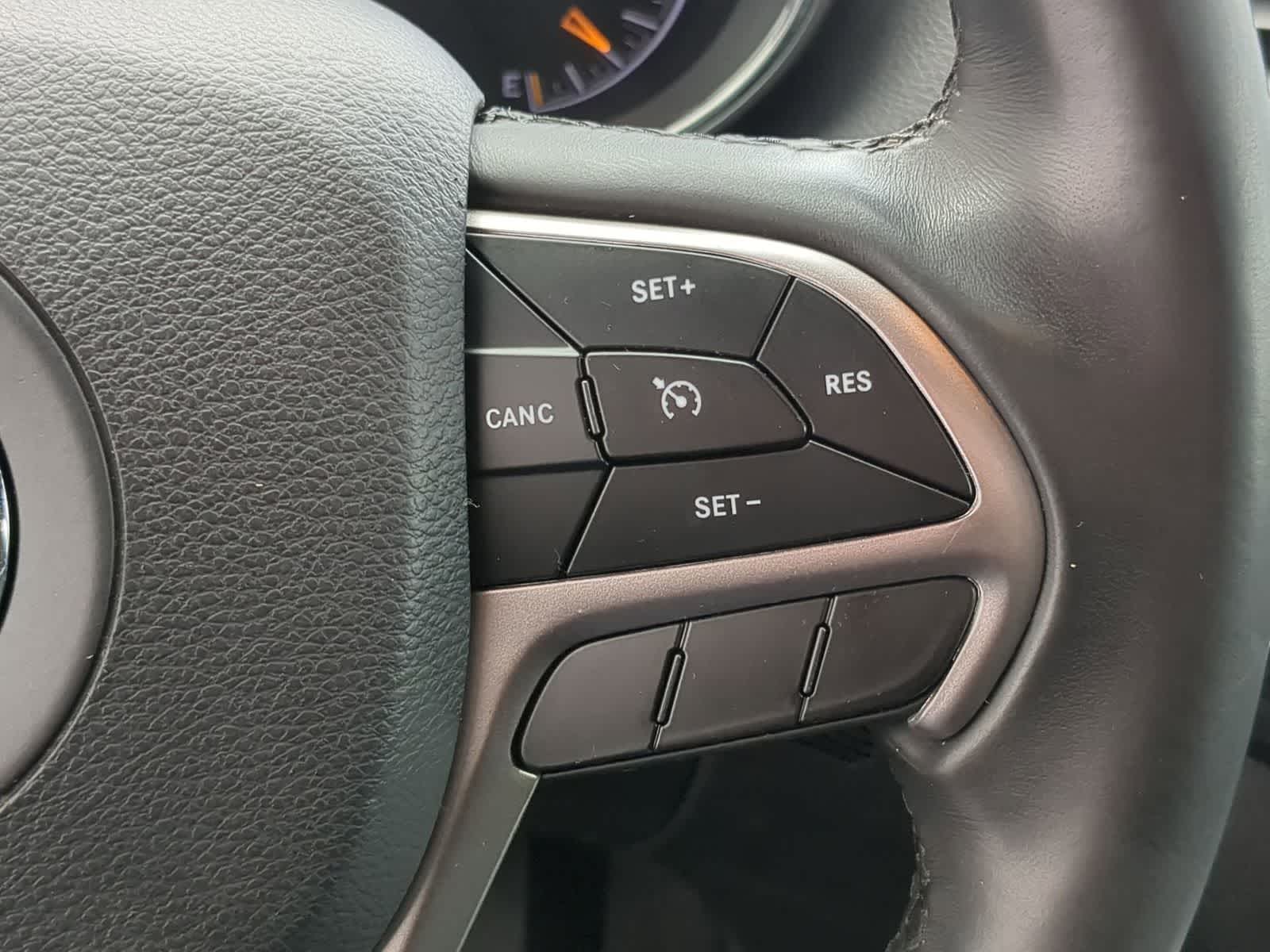 Thumbnail: 2019 Jeep Grand Cherokee - 24