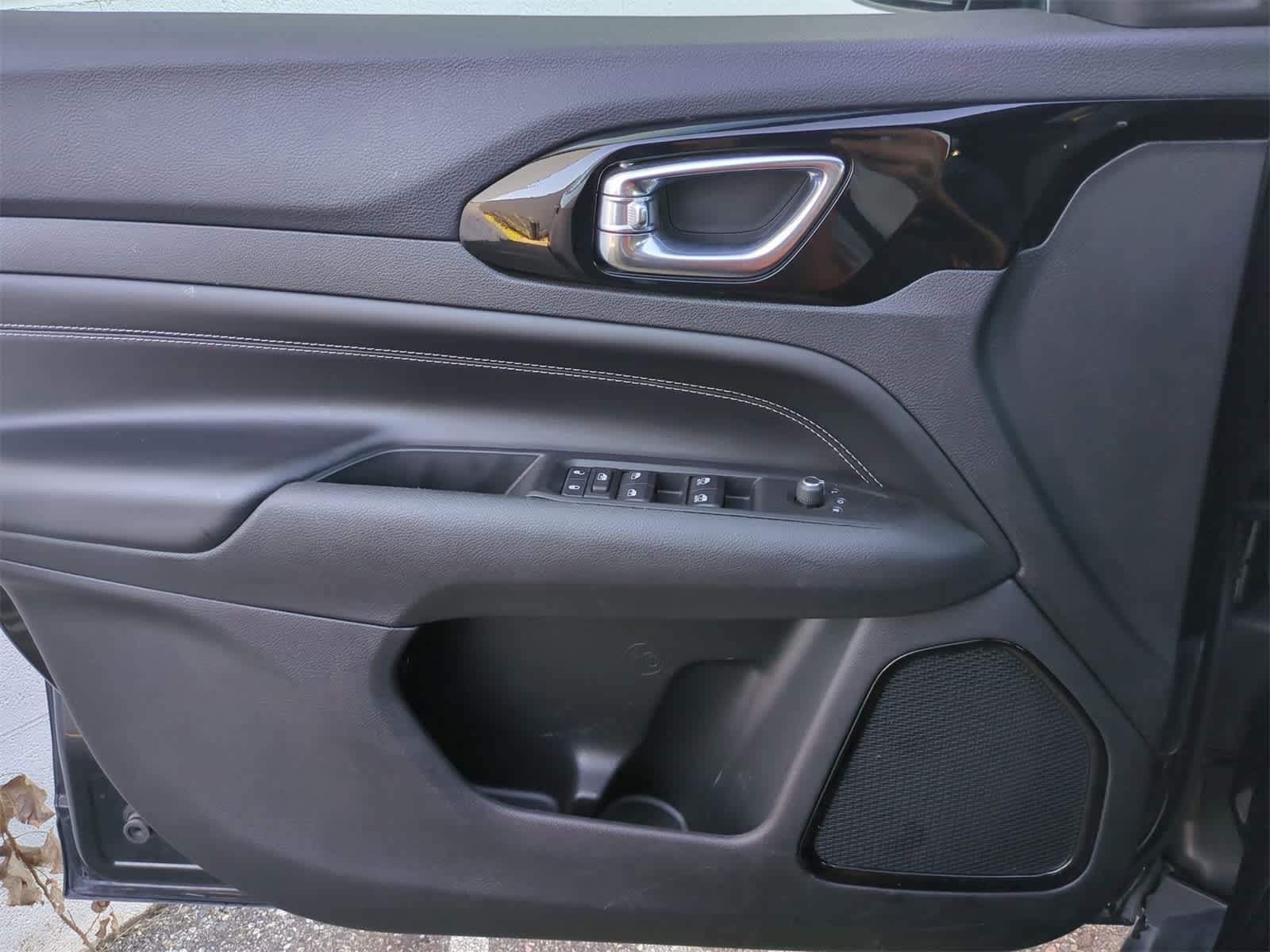 Thumbnail: 2022 Jeep Compass - 29