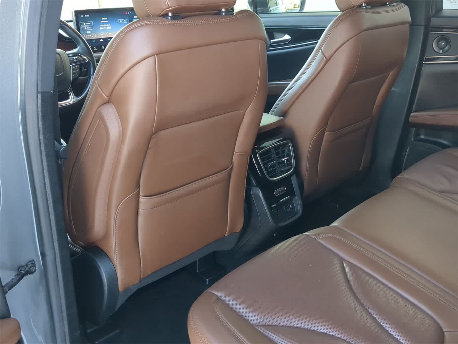 Thumbnail: 2022 Lincoln Nautilus - 25