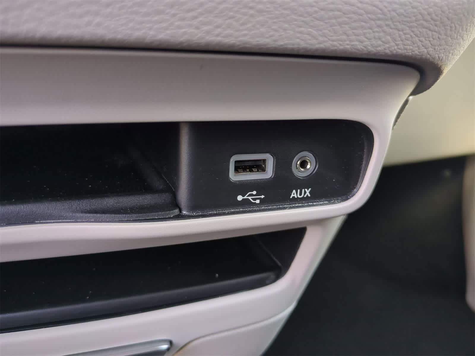 Thumbnail: 2019 Chrysler Pacifica - 31