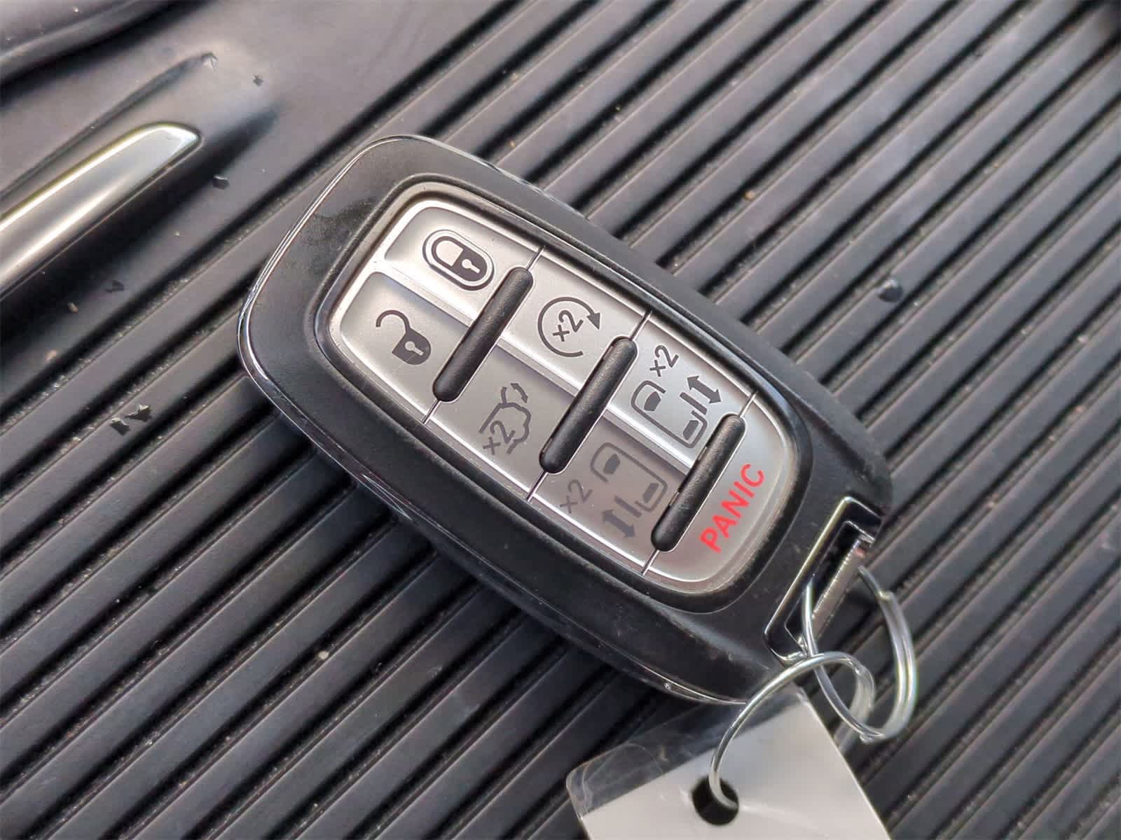 Thumbnail: 2023 Chrysler Pacifica - 34