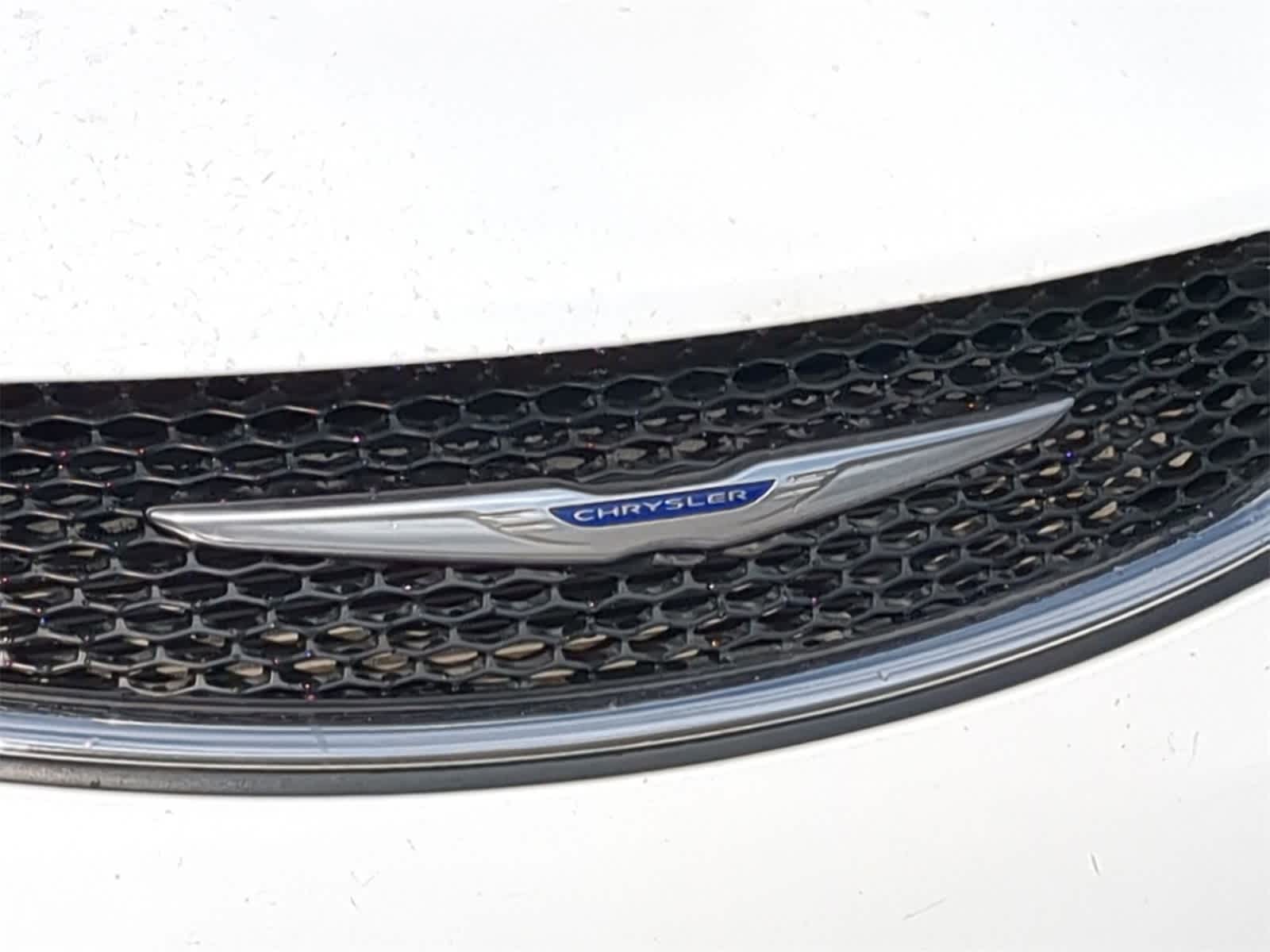 Thumbnail: 2020 Chrysler Pacifica - 19