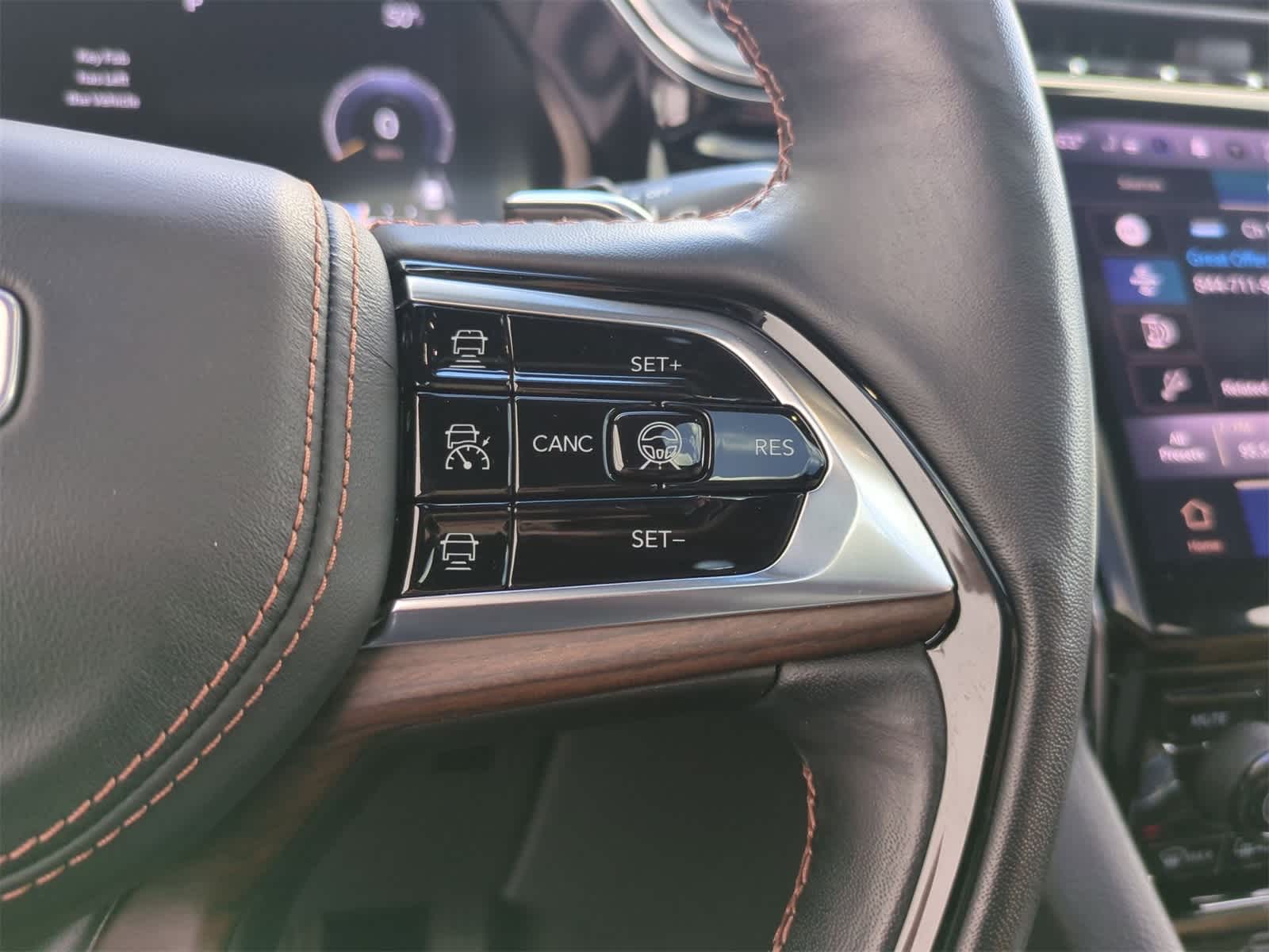 Thumbnail: 2022 Jeep Grand Cherokee L - 25