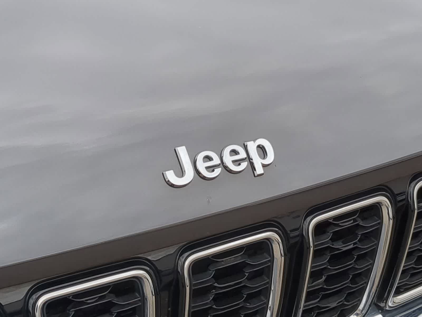 Thumbnail: 2023 Jeep Grand Cherokee - 12