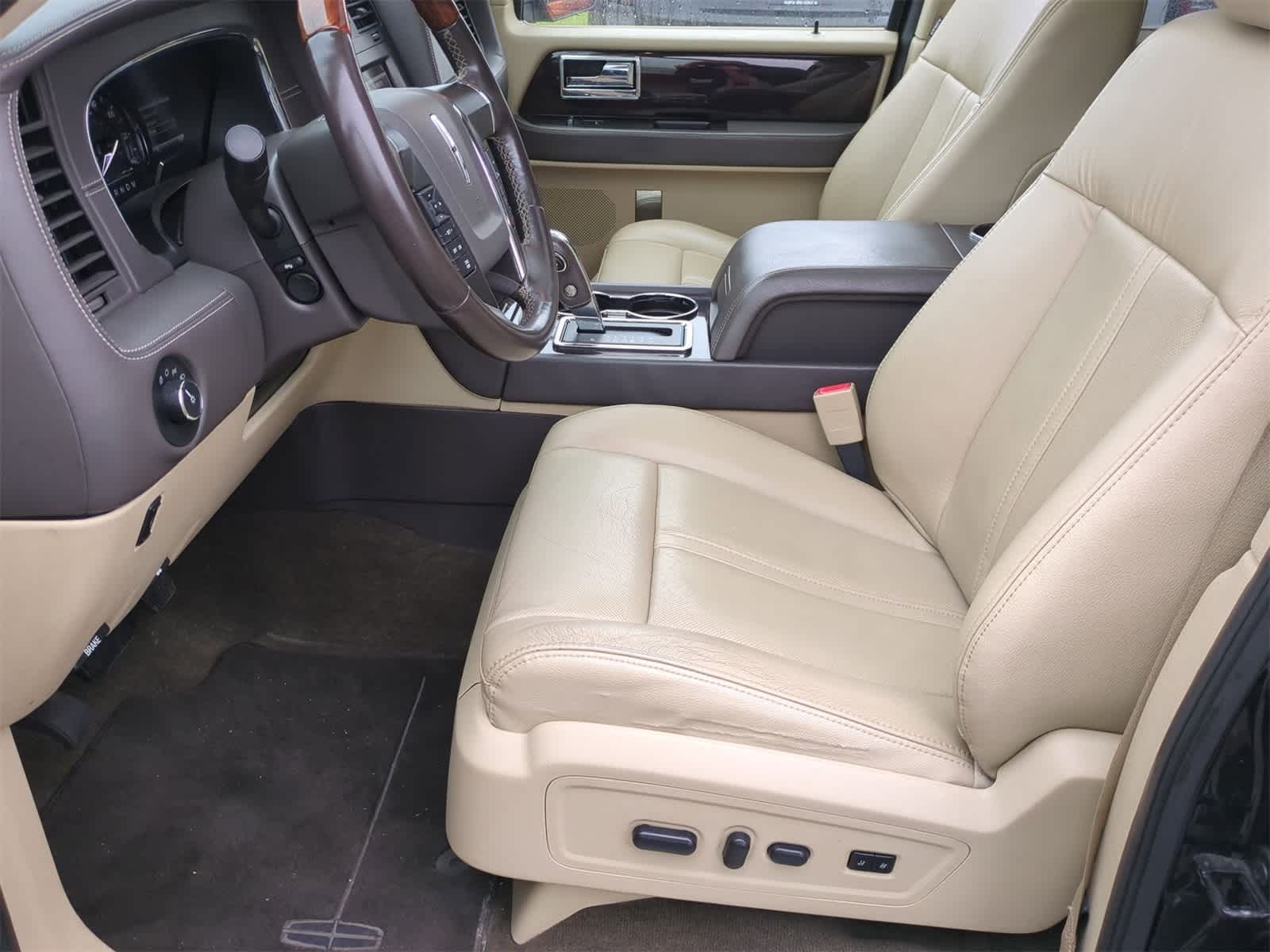 Thumbnail: 2017 Lincoln Navigator - 15