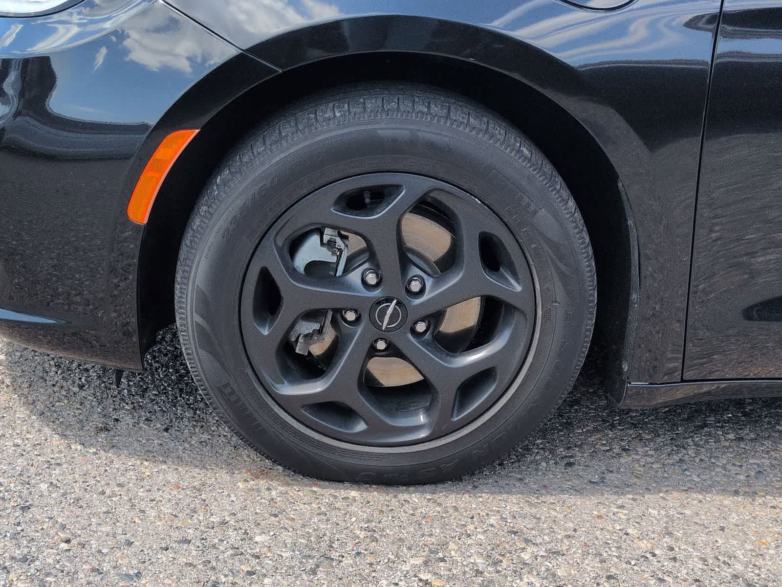 Thumbnail: 2021 Chrysler Pacifica - 14