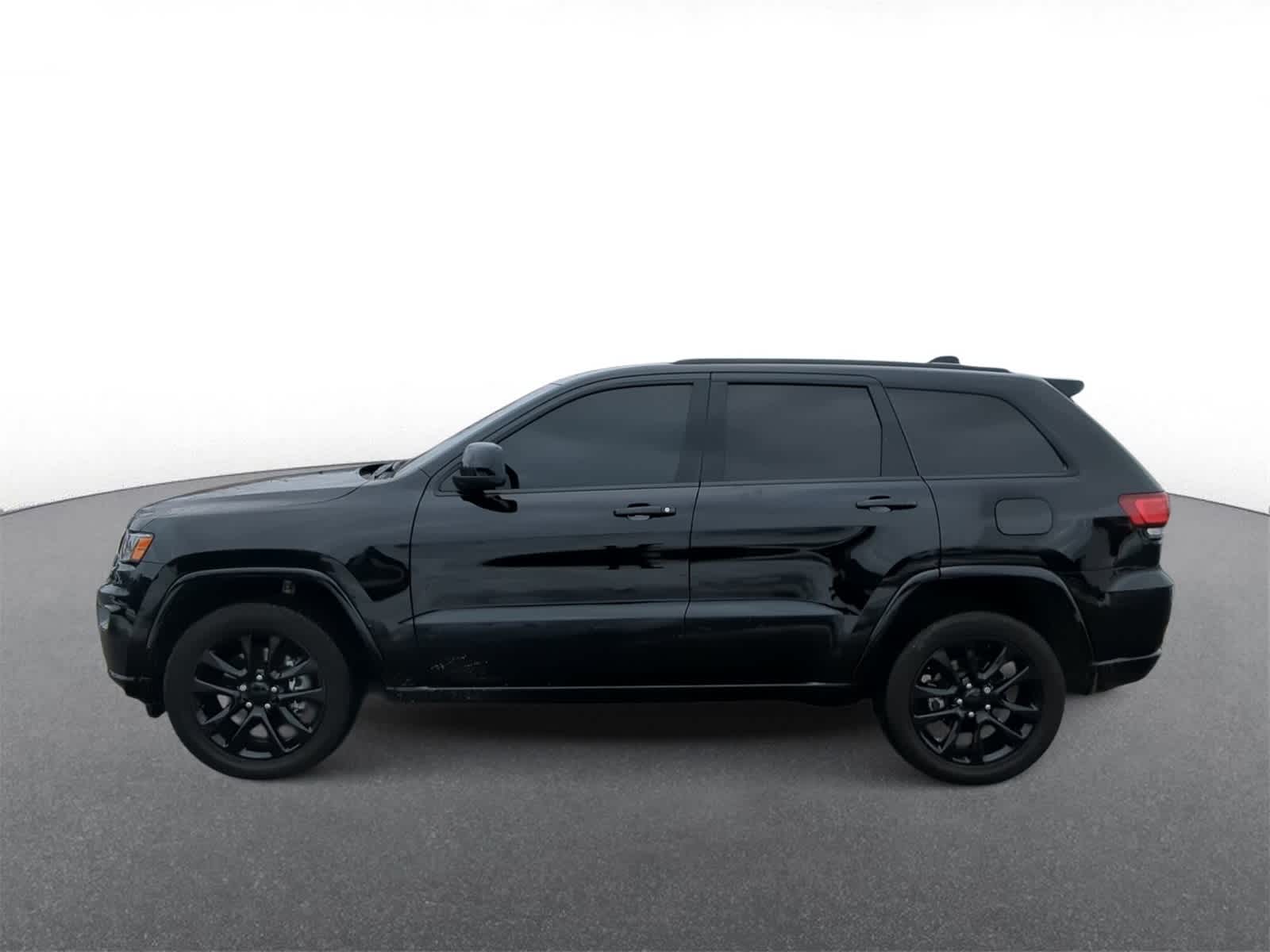 Thumbnail: 2022 Jeep Grand Cherokee - 5