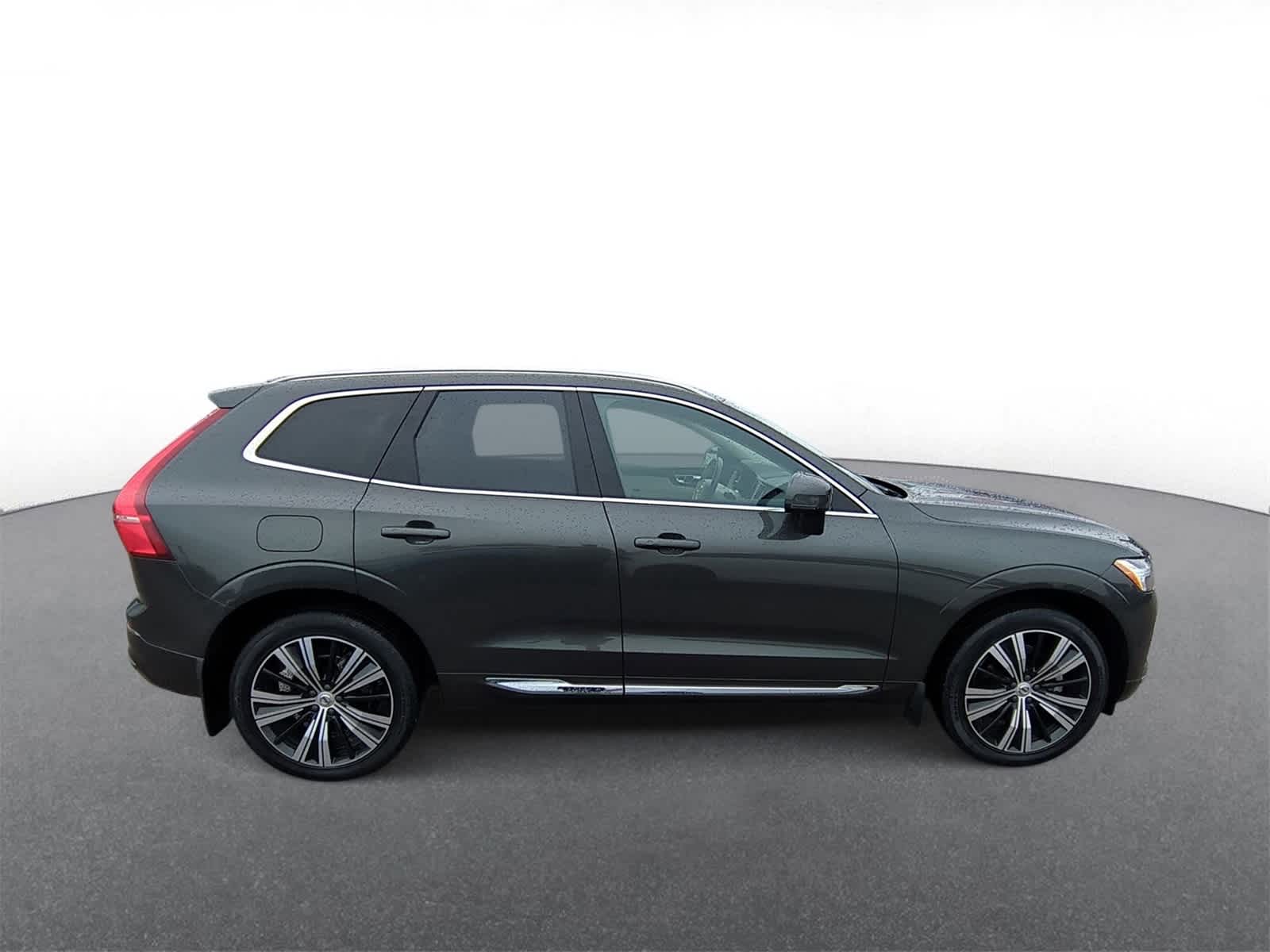 Thumbnail: 2022 Volvo XC60 - 9