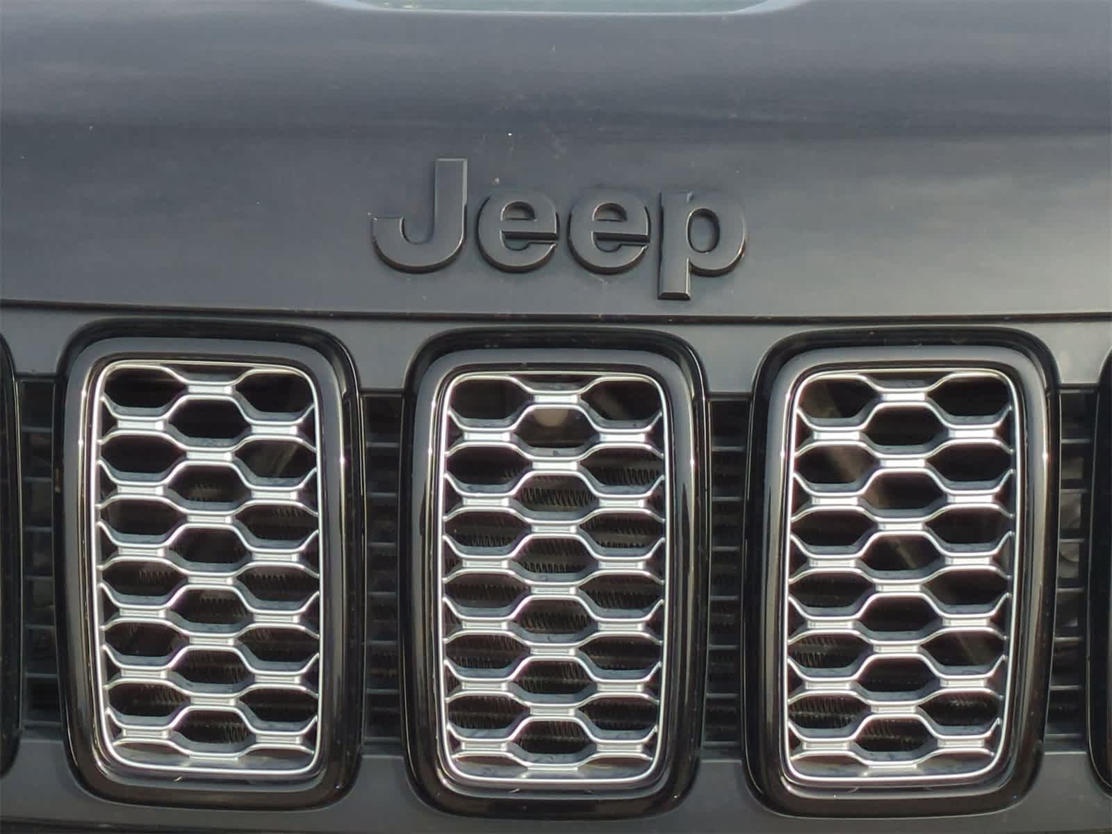 Thumbnail: 2021 Jeep Grand Cherokee - 19