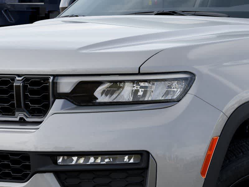 Thumbnail: 2026 Jeep Grand Cherokee L - 10