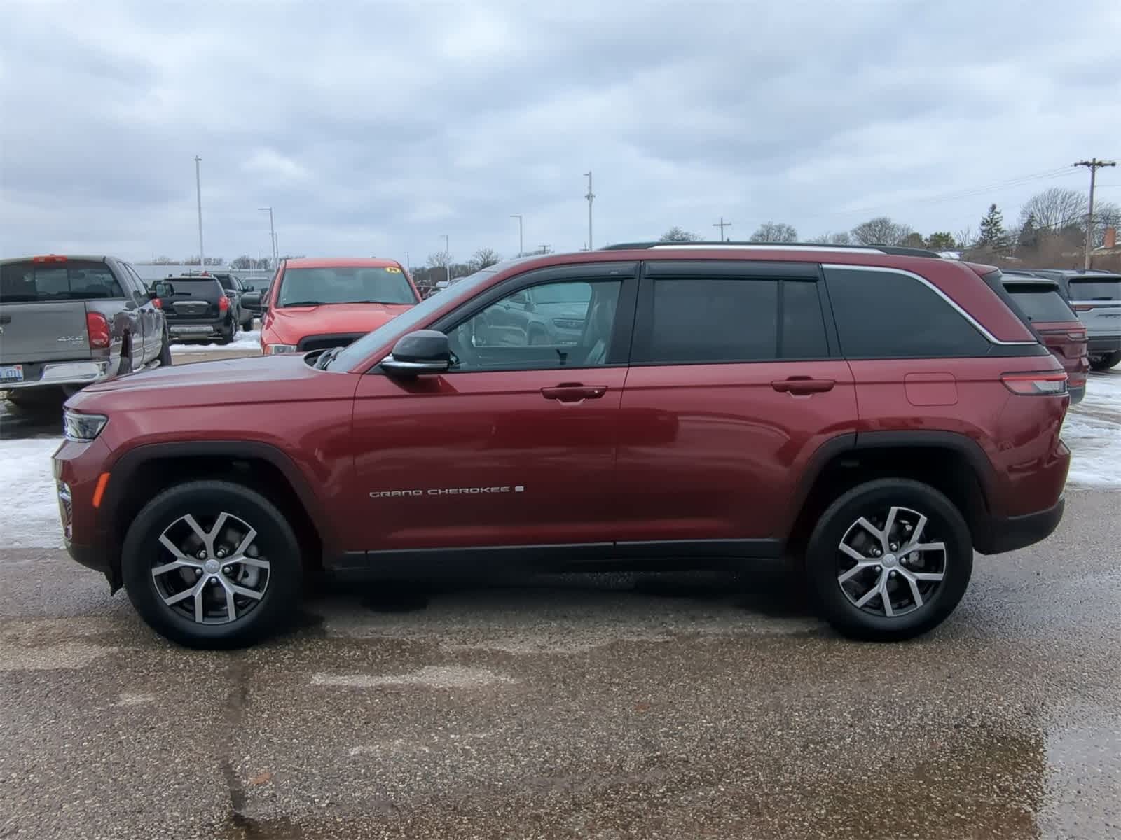 Thumbnail: 2023 Jeep Grand Cherokee - 11
