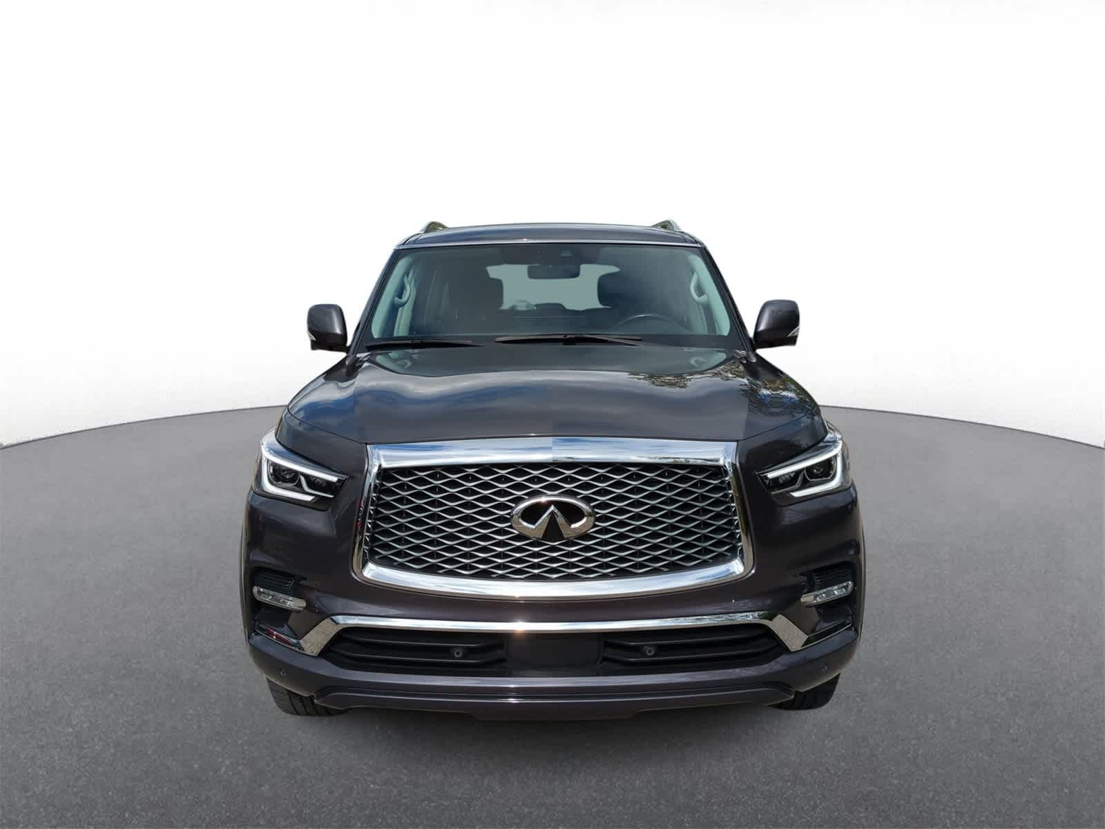 2022 Infiniti QX80 Luxe photo 3