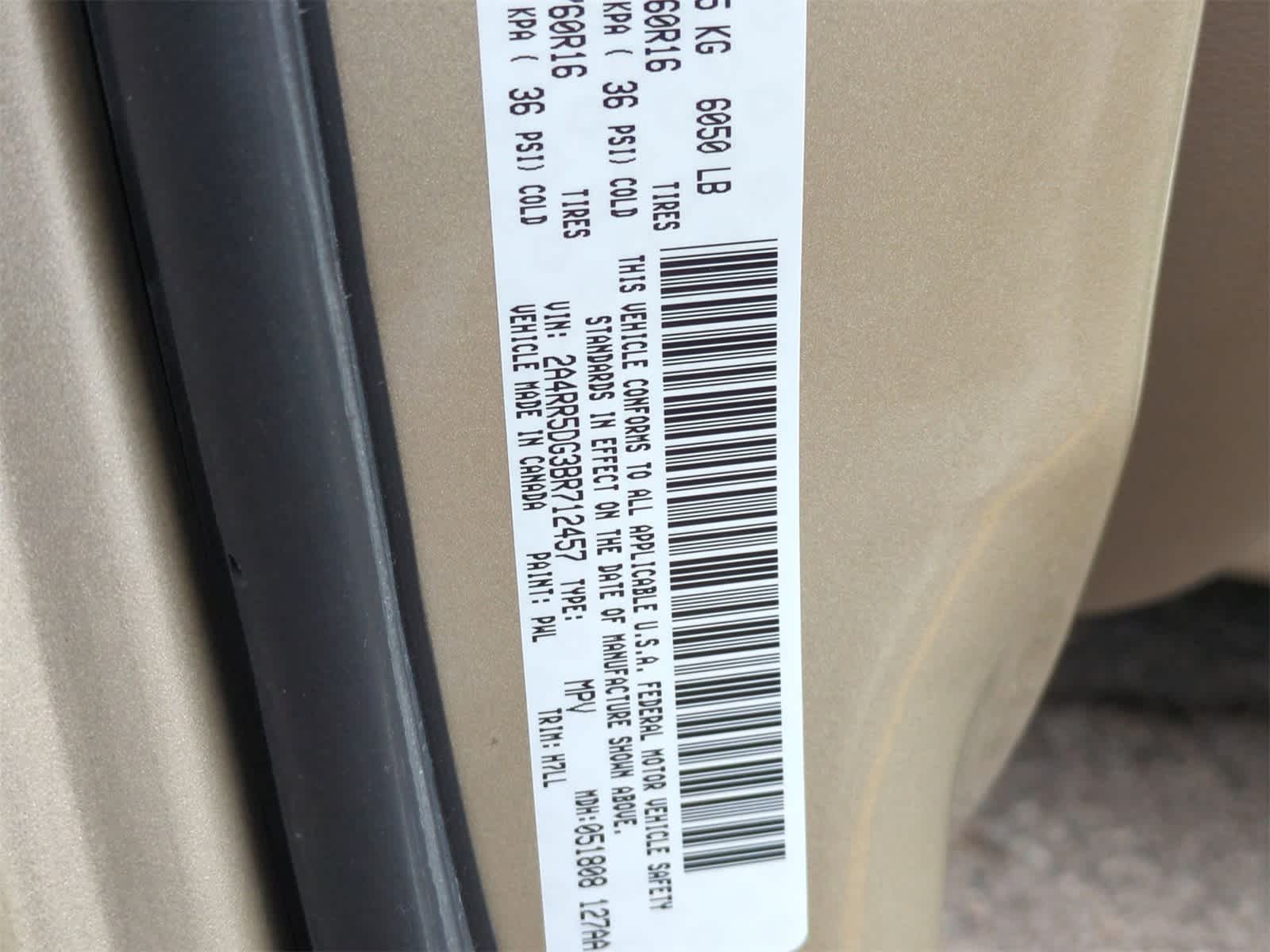 Thumbnail: 2011 Chrysler Town & Country - 28