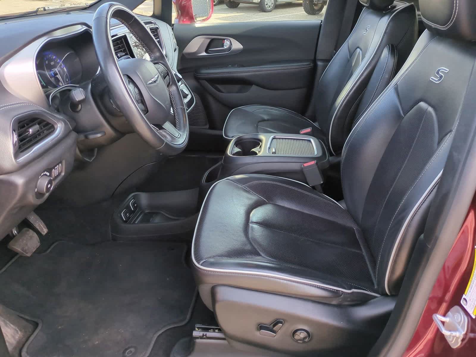 Thumbnail: 2019 Chrysler Pacifica - 15