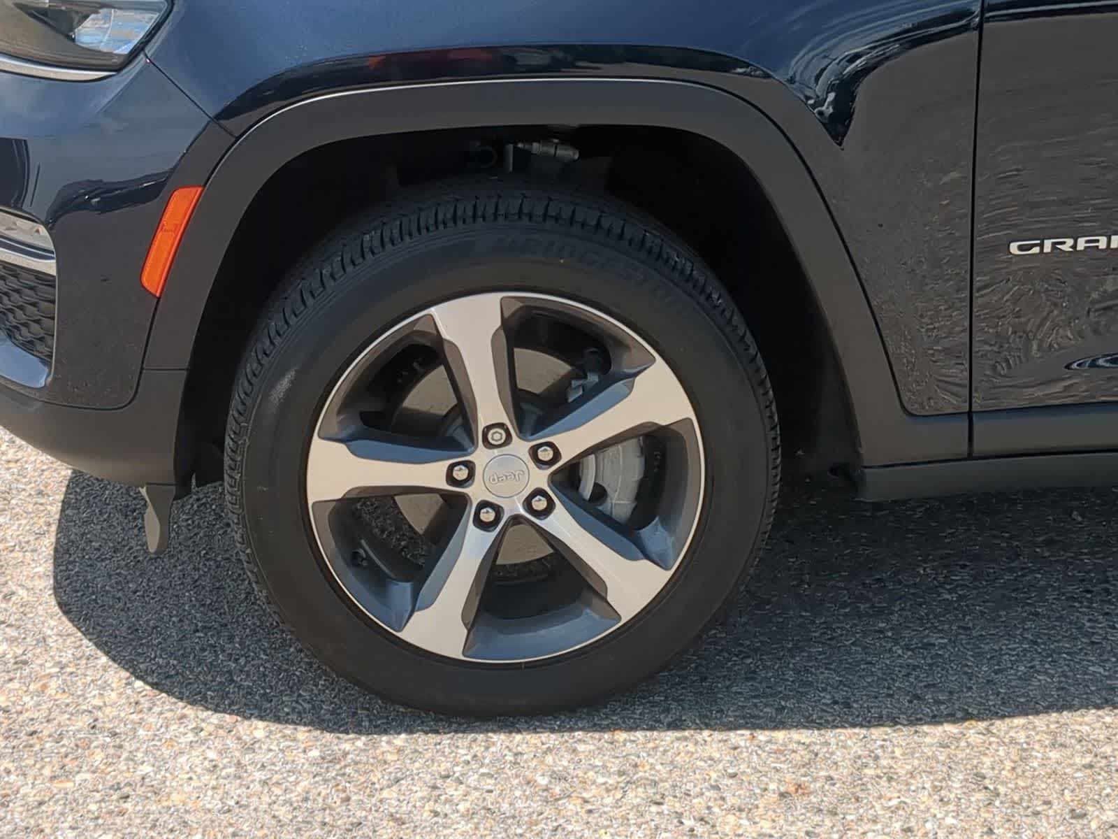 Thumbnail: 2024 Jeep Grand Cherokee - 14