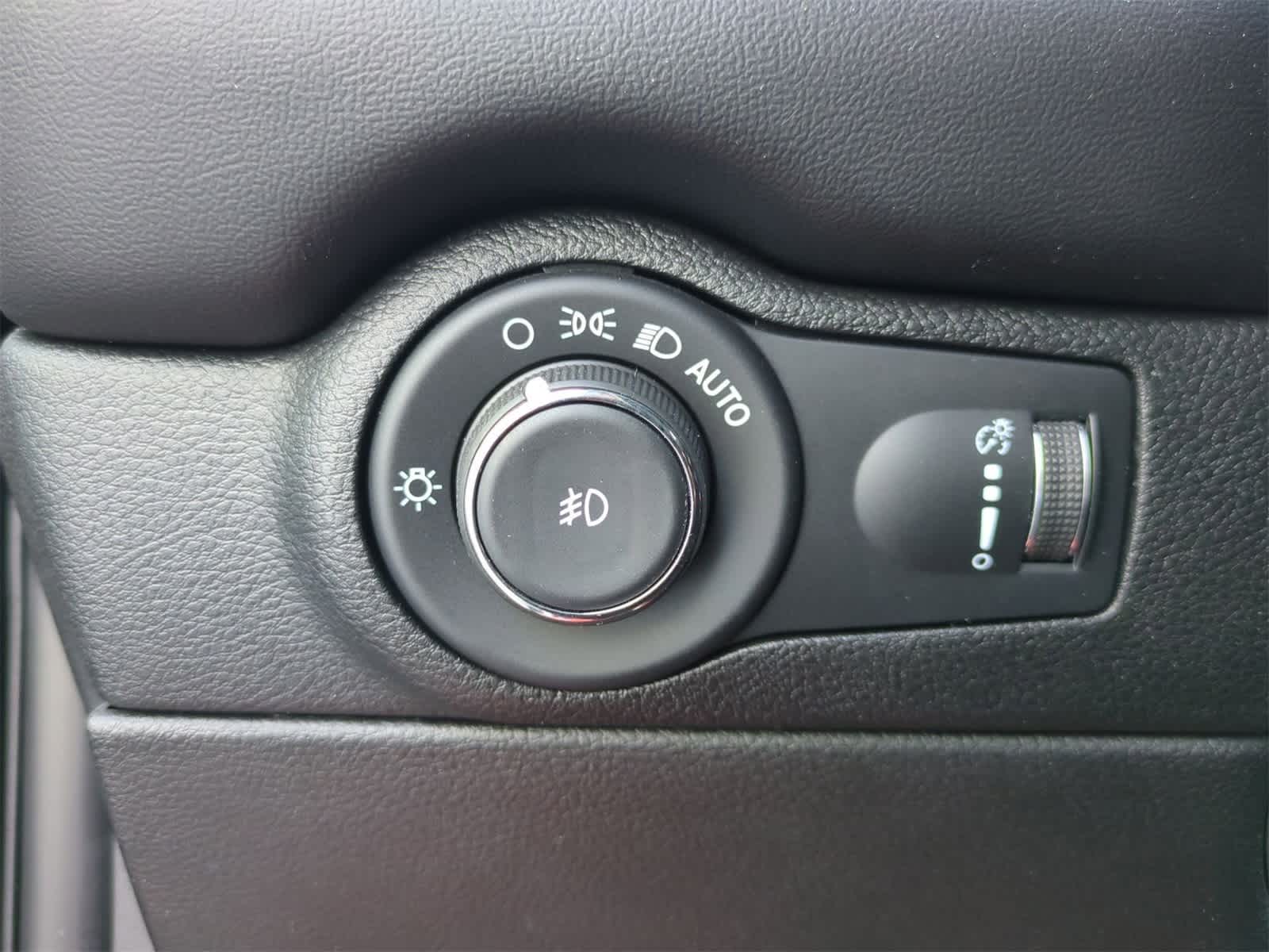 Thumbnail: 2022 Dodge Durango - 27