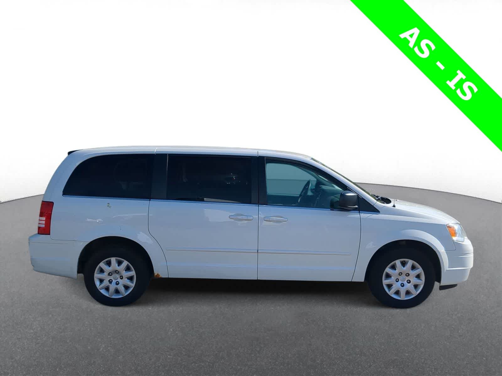 Thumbnail: 2010 Chrysler Town & Country - 9