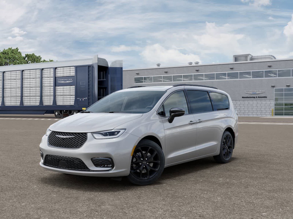 New 2026 Chrysler Pacifica Limited Passenger Van