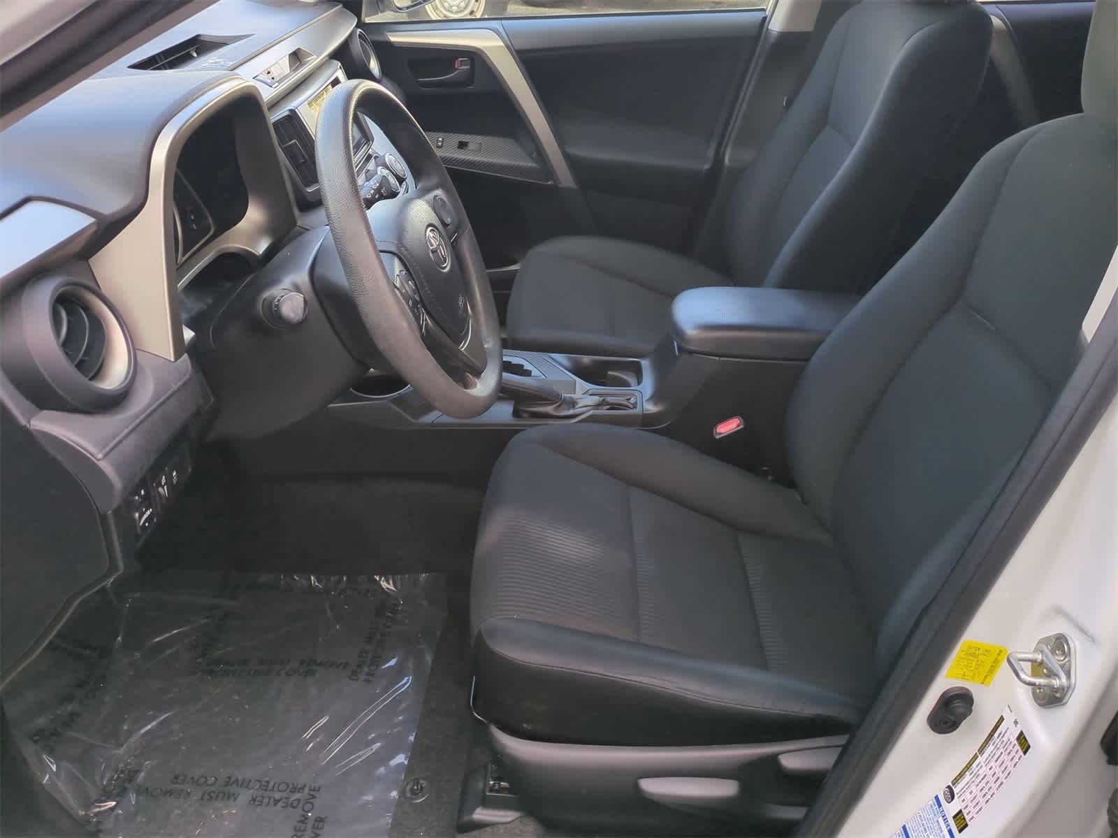 Thumbnail: 2015 Toyota RAV4 - 16